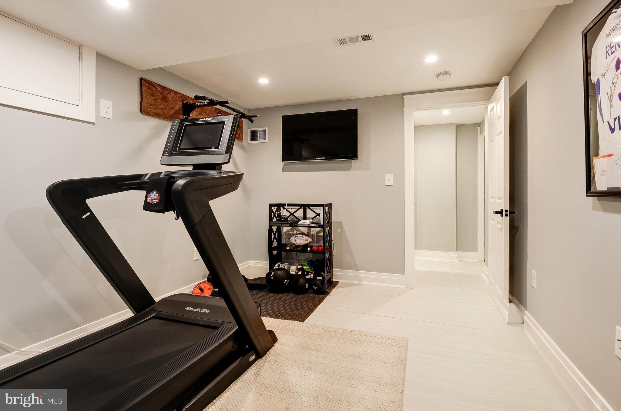 COLLEGE PARK - Residential