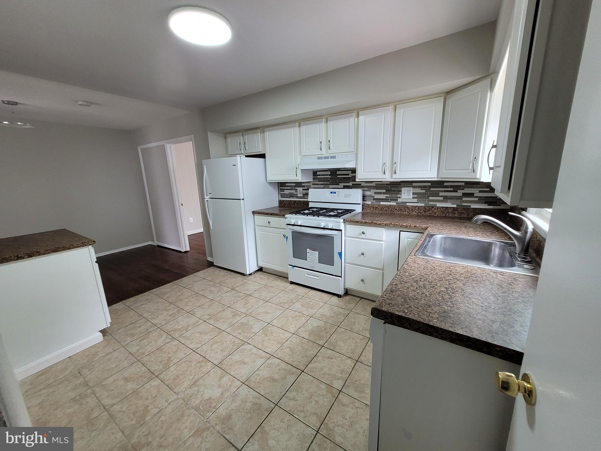 HUNGERFORD - Residential Lease