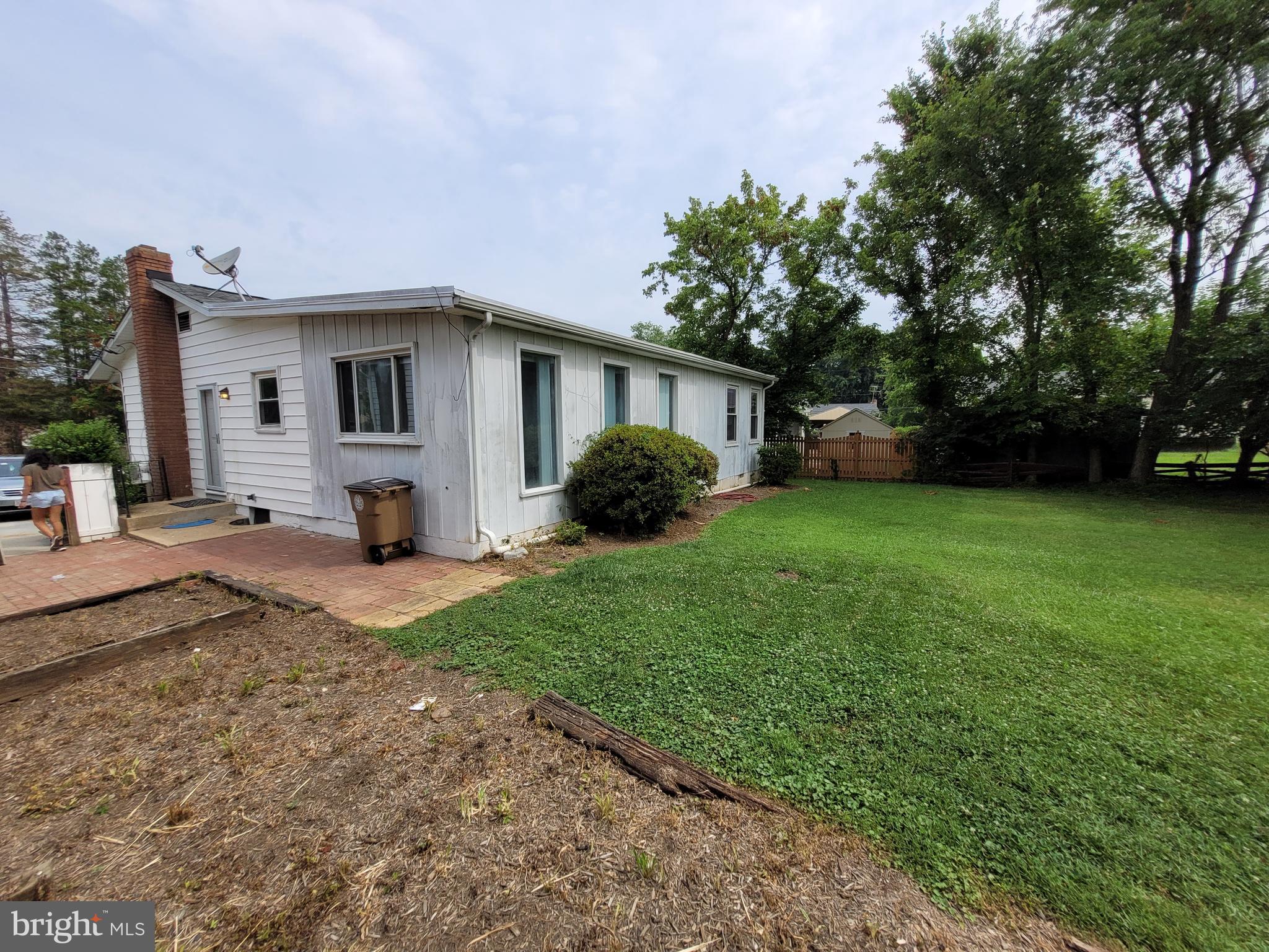 HUNGERFORD - Residential Lease