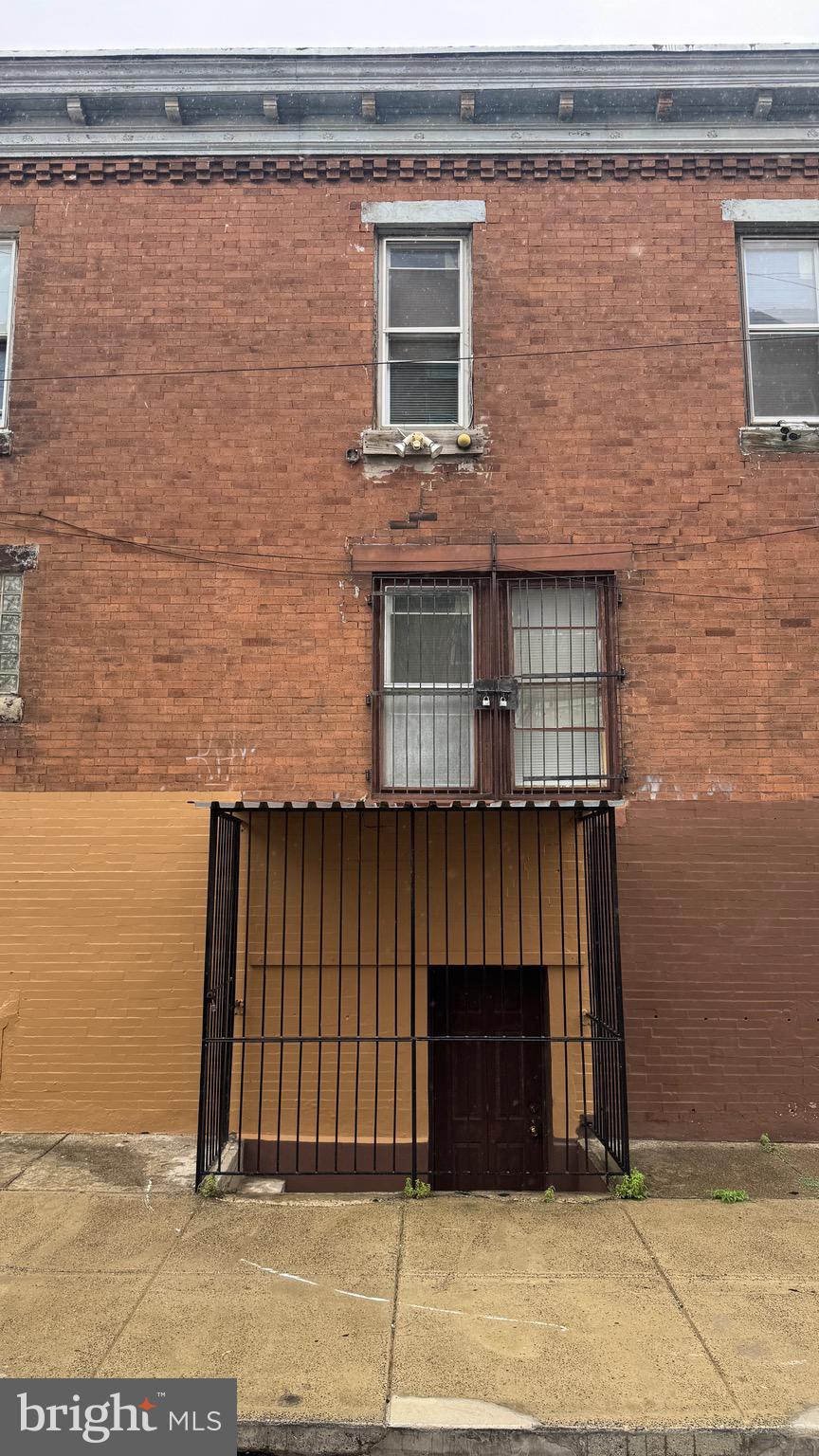 162 W ALLEGHENY AVENUE
