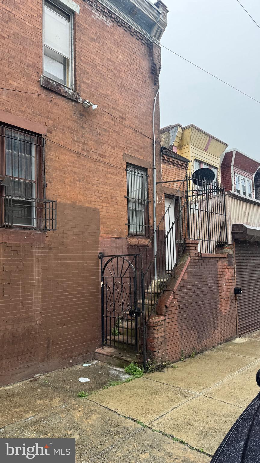 162 W ALLEGHENY AVENUE