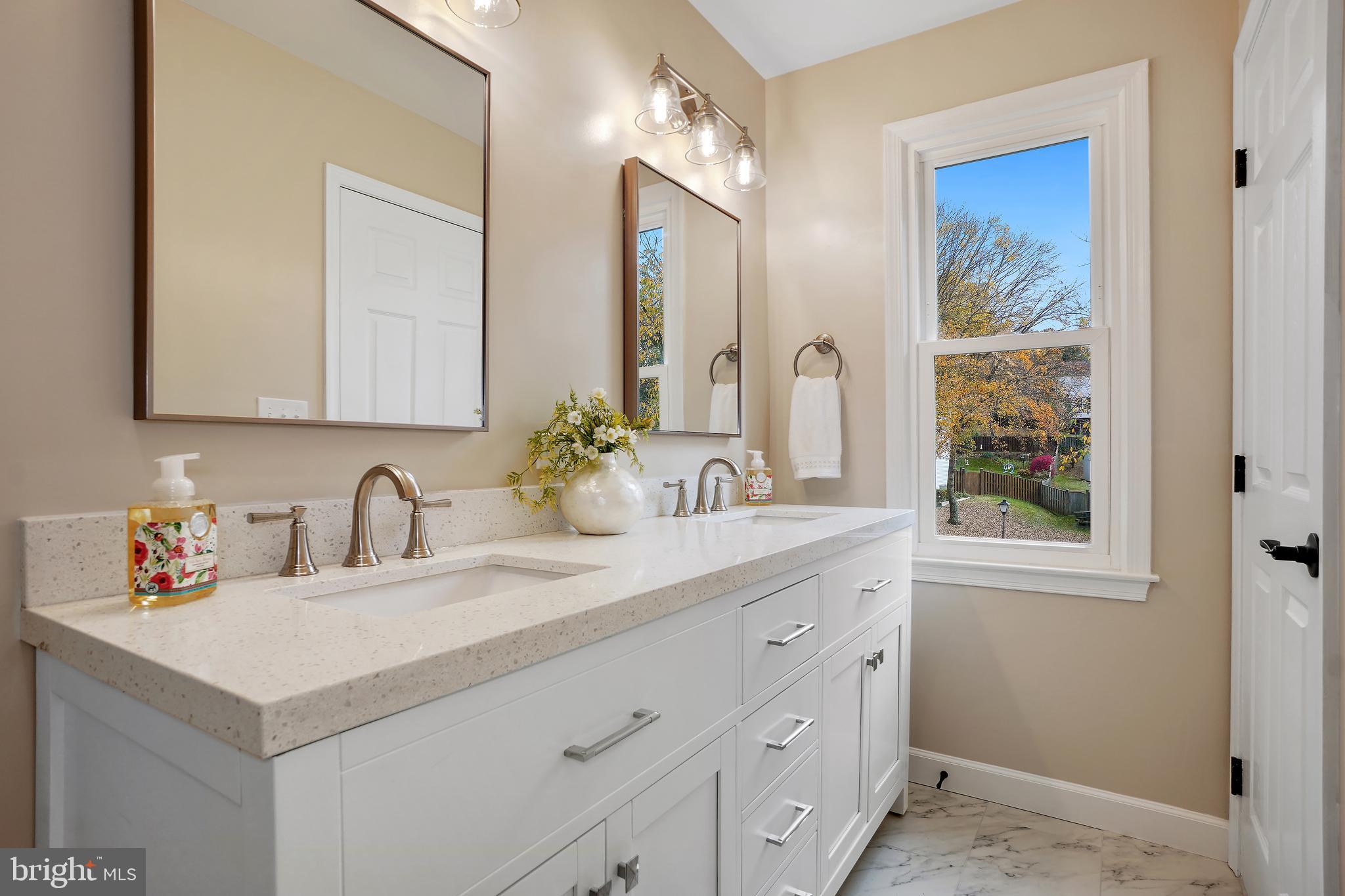 NORBECK ESTATES - Residential