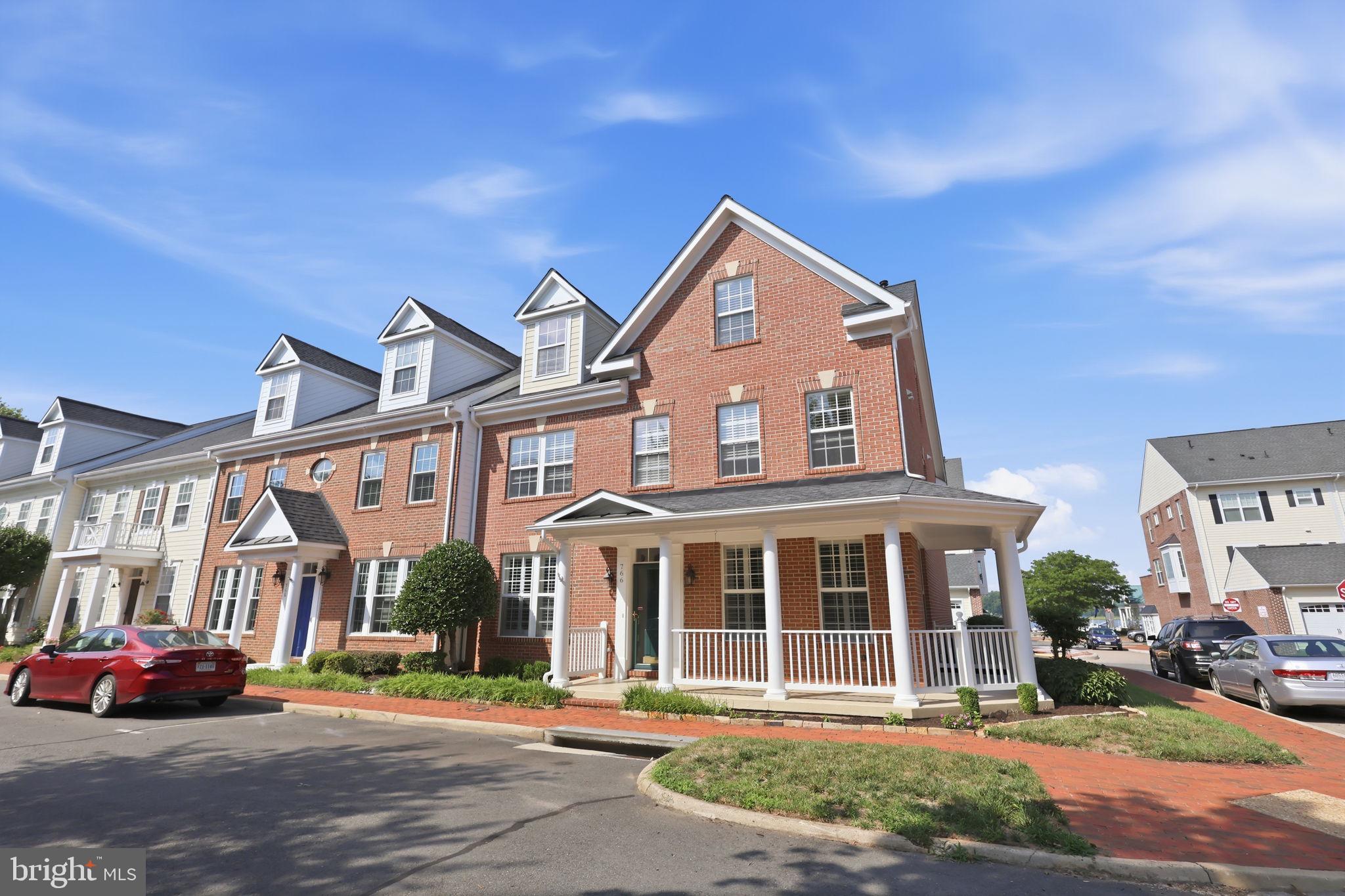 766 MONUMENT AVENUE