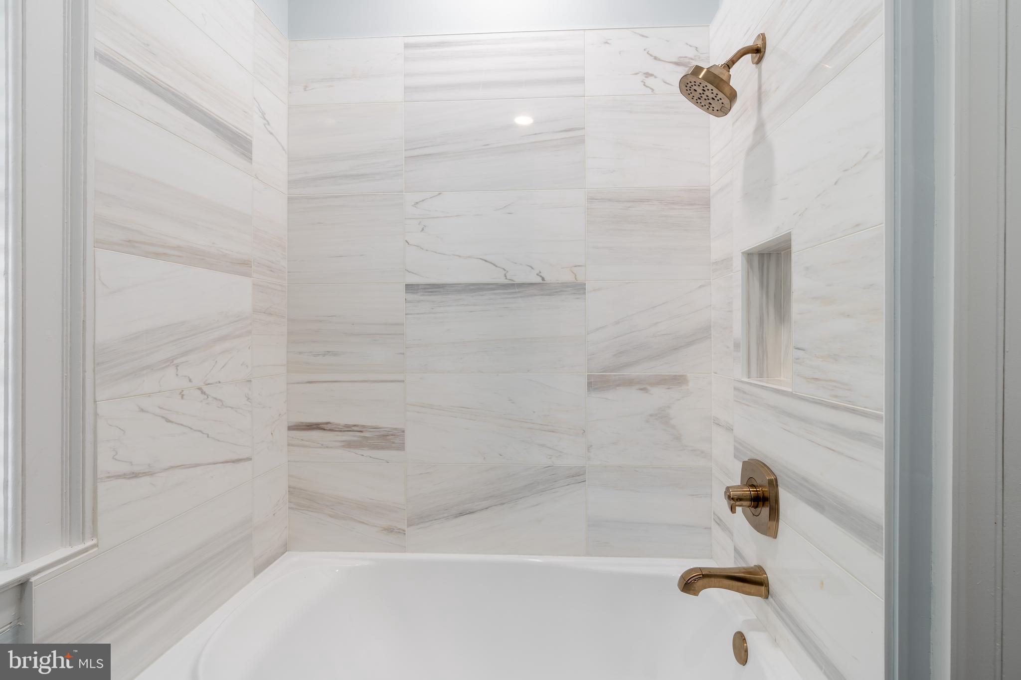 OLD TOWN ALEXANDRIA - Residential