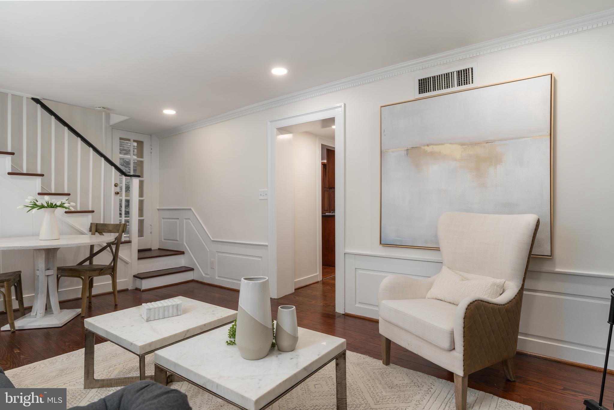 OLD TOWN ALEXANDRIA - Residential