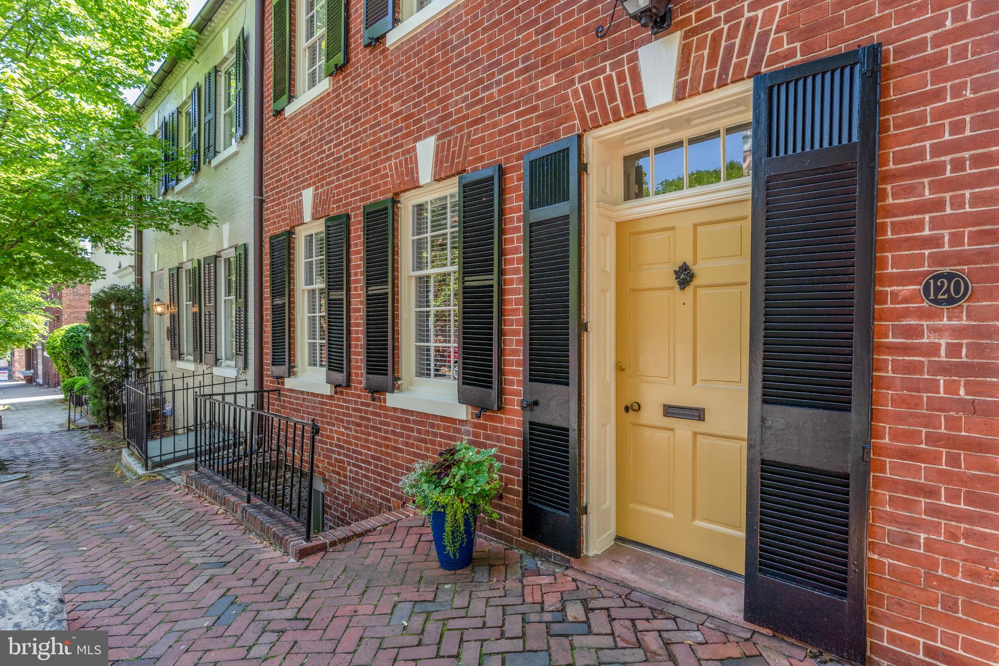 OLD TOWN ALEXANDRIA - Residential