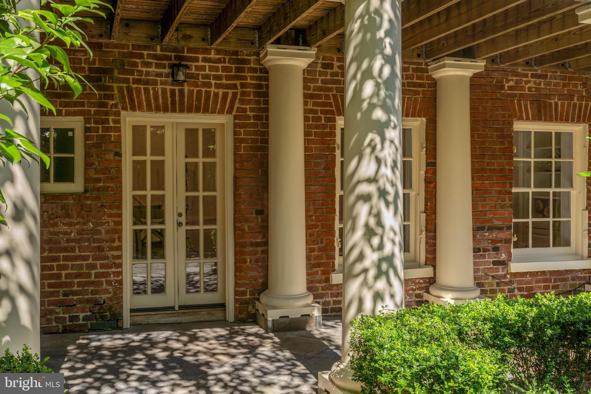 OLD TOWN ALEXANDRIA - Residential