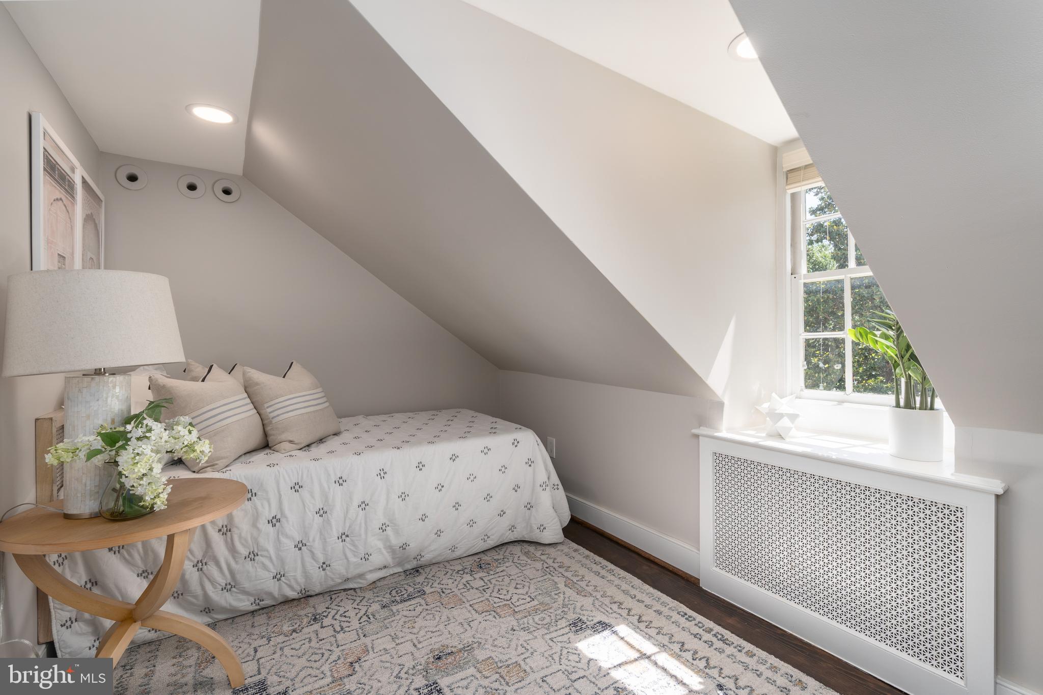 OLD TOWN ALEXANDRIA - Residential