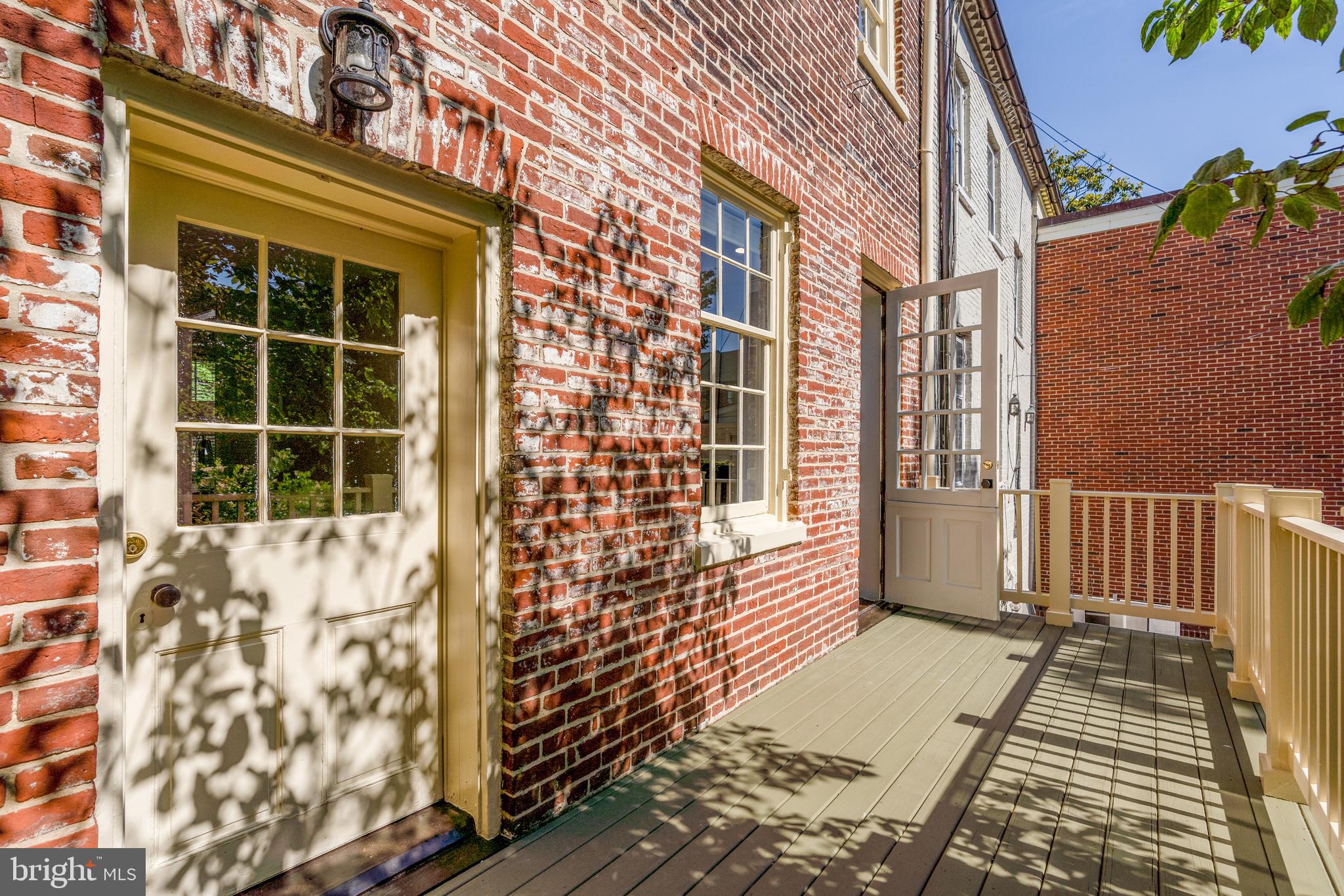 OLD TOWN ALEXANDRIA - Residential