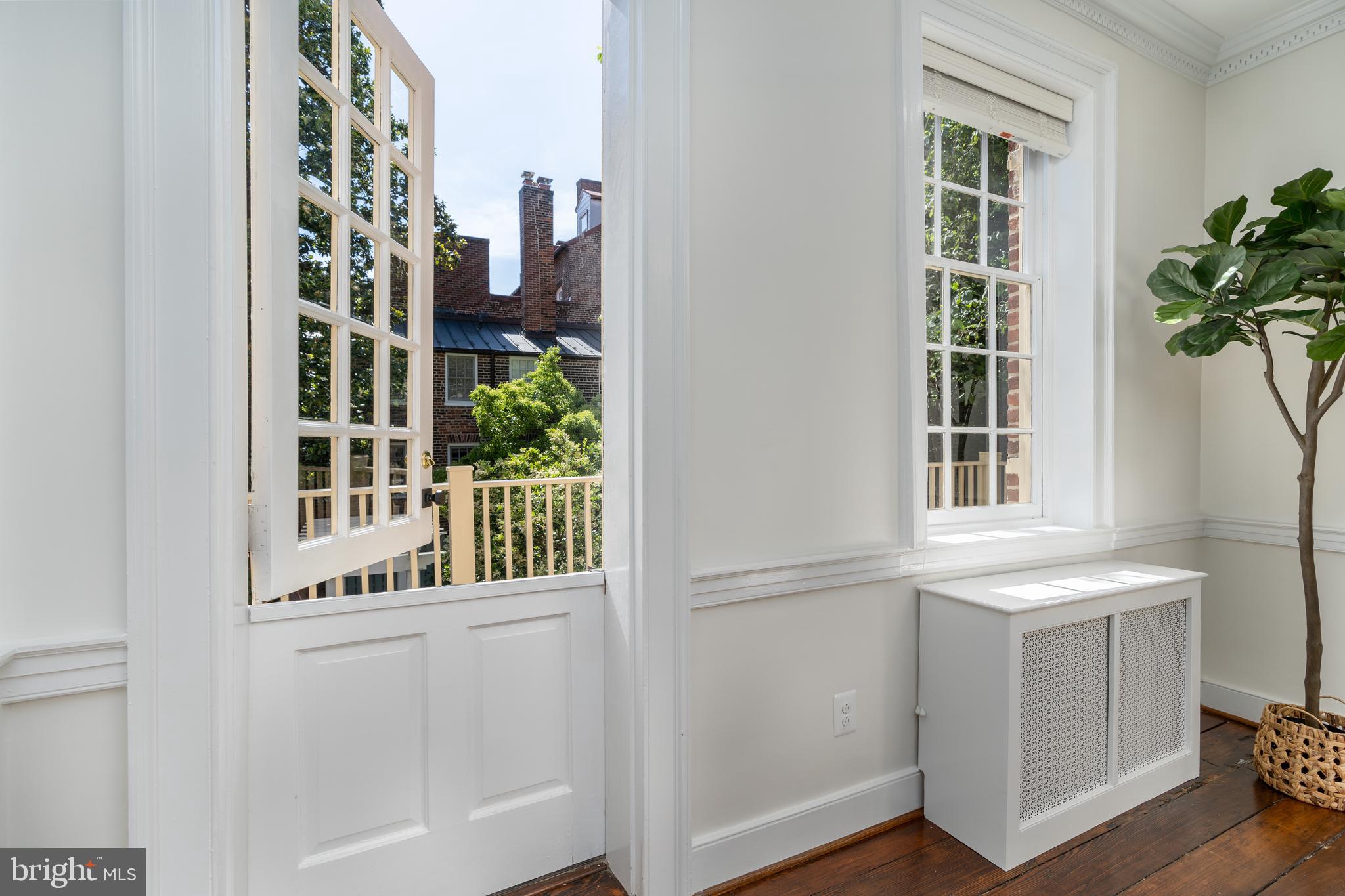 OLD TOWN ALEXANDRIA - Residential