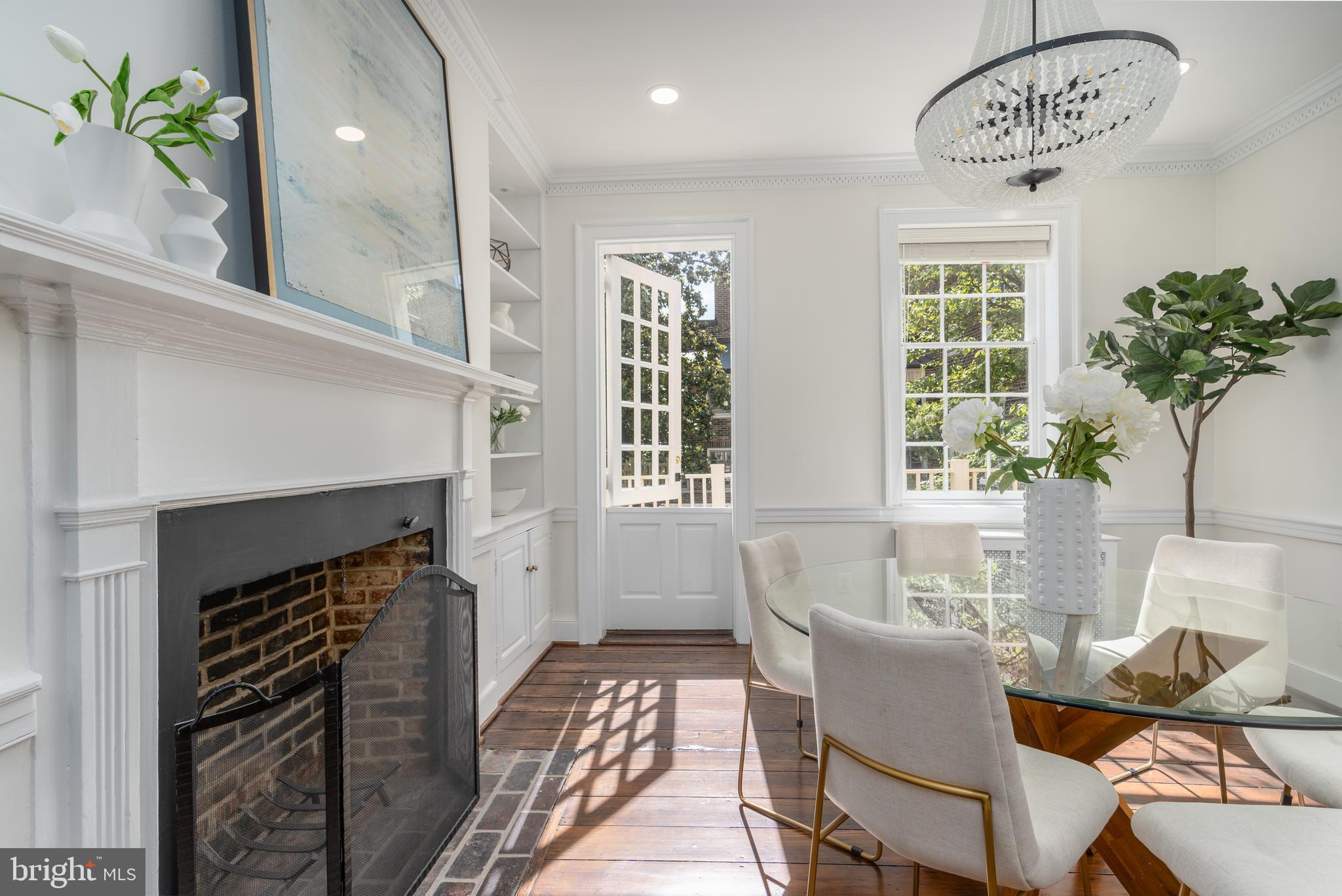 OLD TOWN ALEXANDRIA - Residential