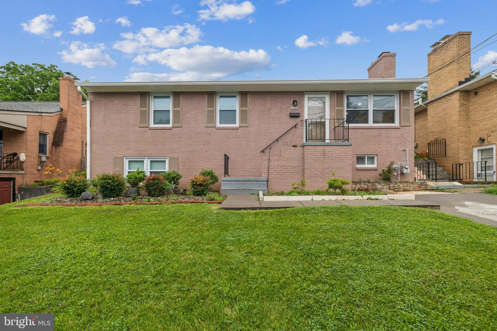 Winchester, Virginia 22601, United States, 4 Bedrooms Bedrooms, ,2 BathroomsBathrooms,Residential,Coming Soon,145663