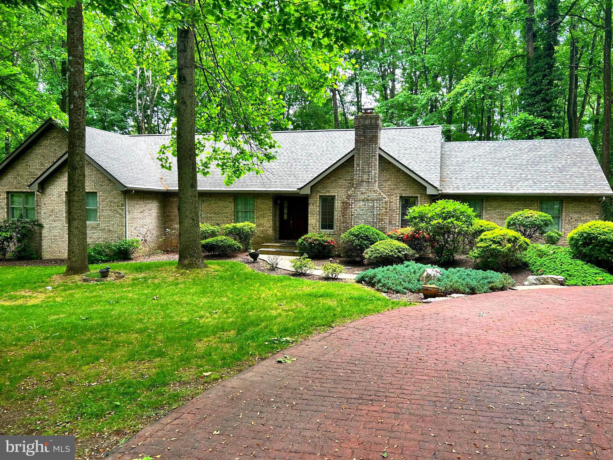 36 CRESTVIEW DRIVE