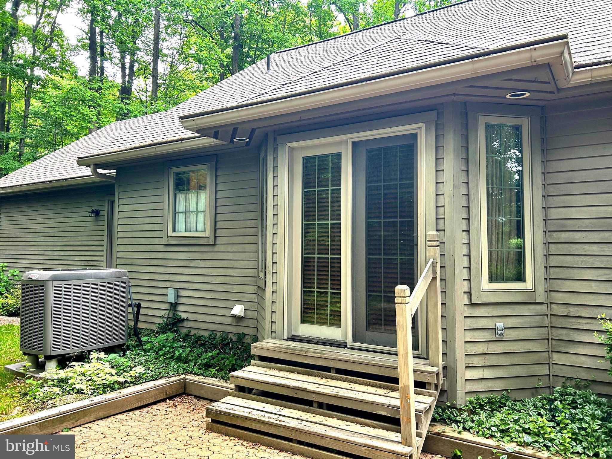 36 CRESTVIEW DRIVE