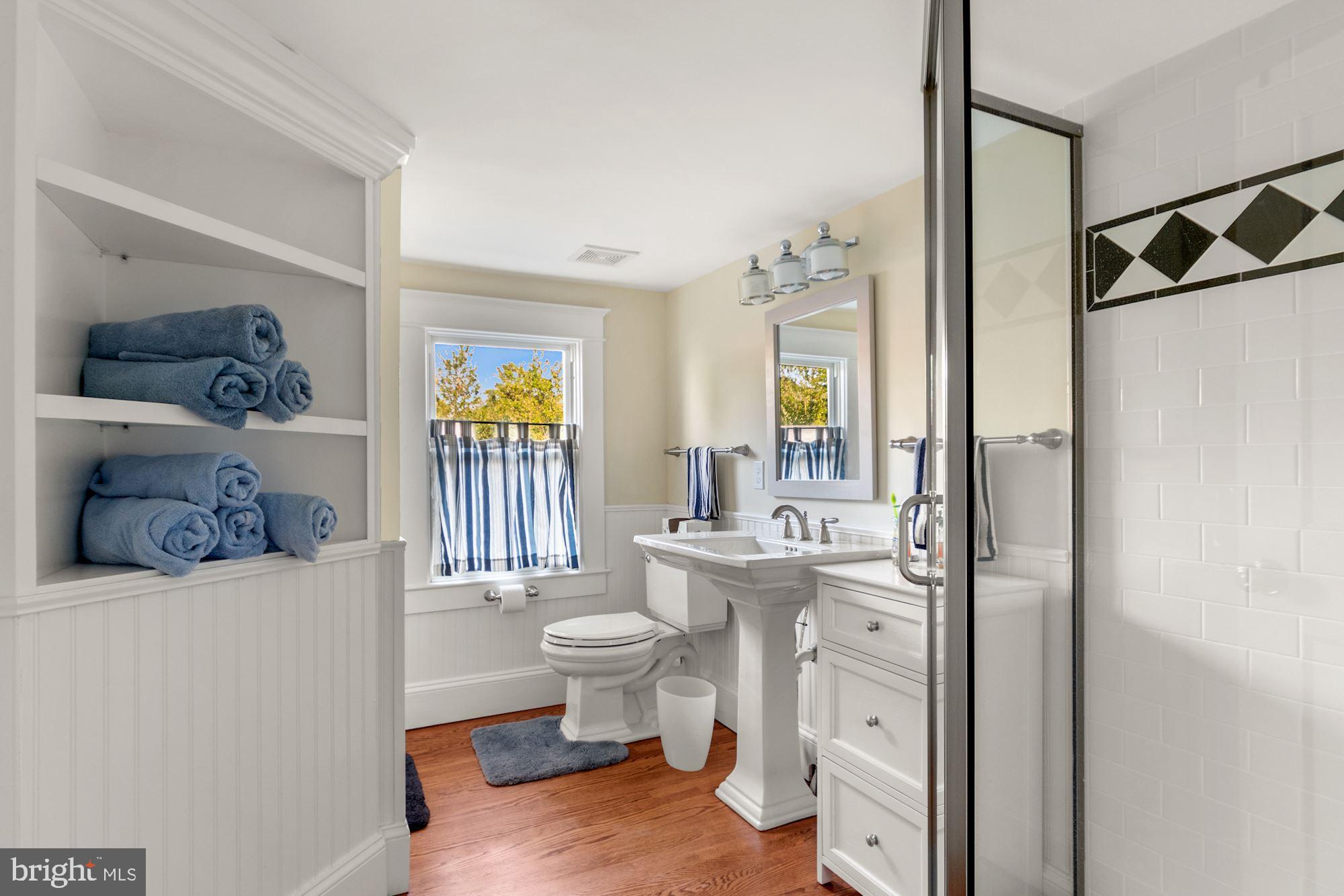 SHADY SIDE - Residential