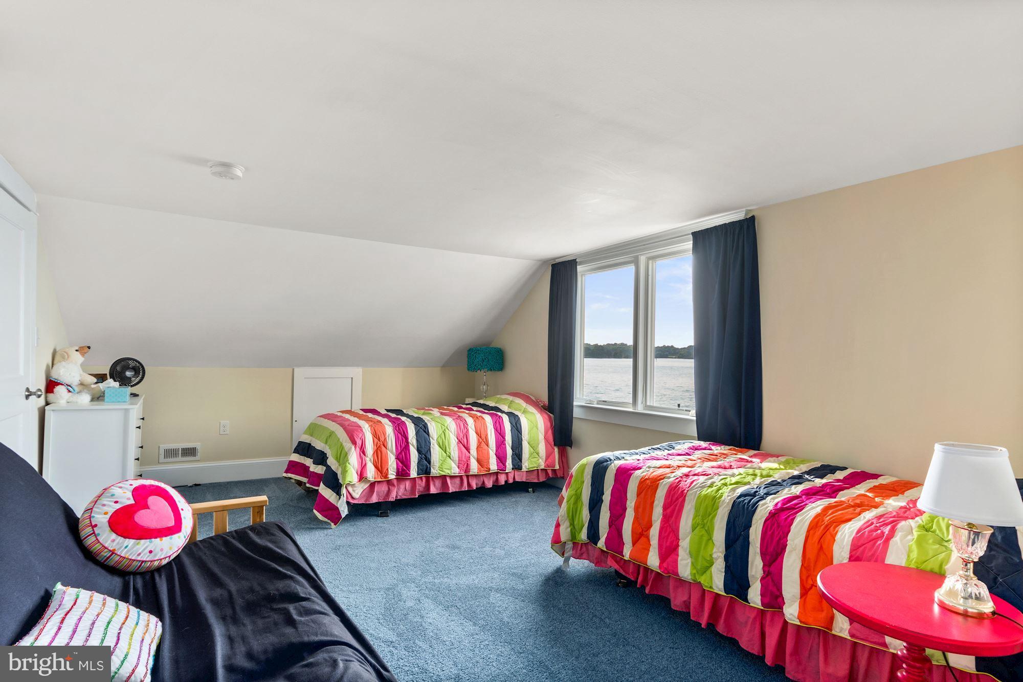 SHADY SIDE - Residential