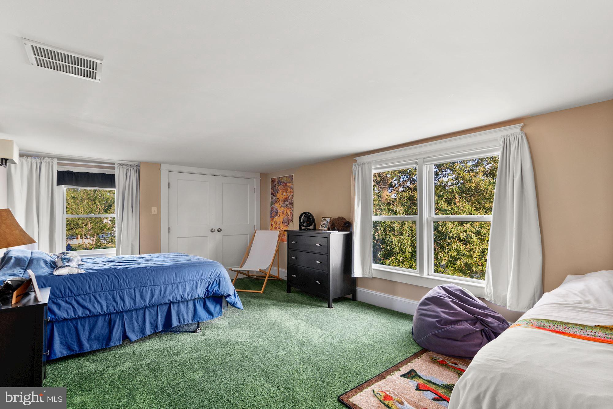 SHADY SIDE - Residential