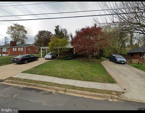 Photo of 6105 Munson Hill Road, FALLS CHURCH, VA 22044 (MLS # VAFX2303674)