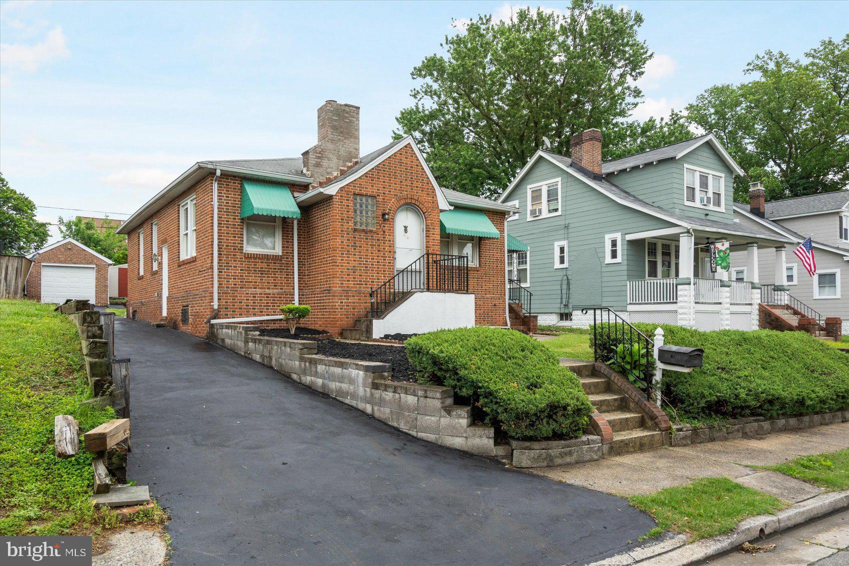 RIDGEWOOD - Residential