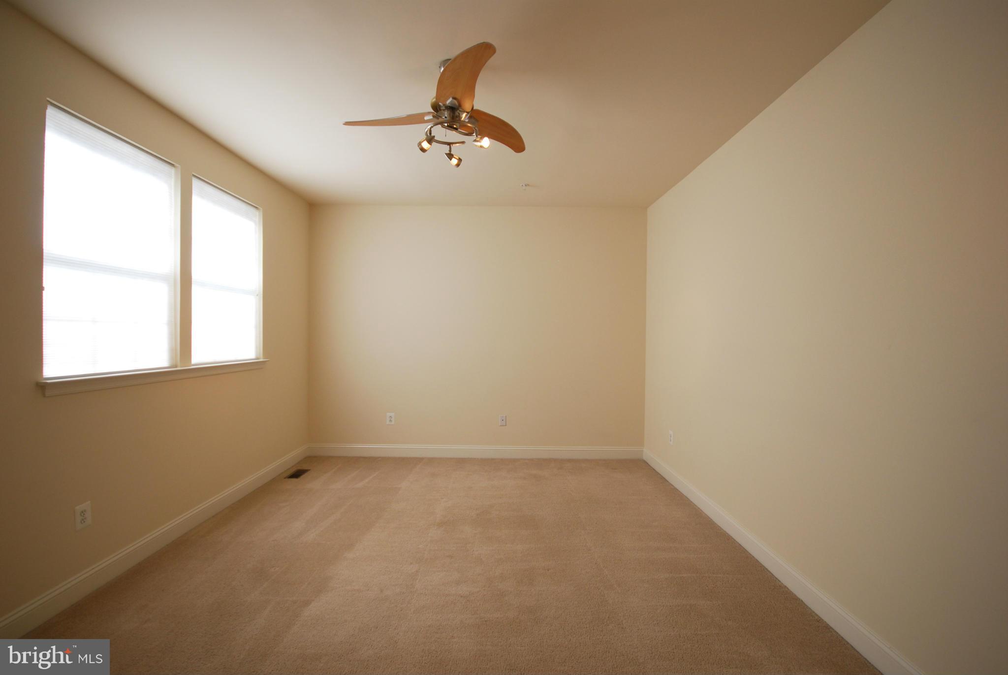 KING FARM BAILEYS COMMON - Residential Lease