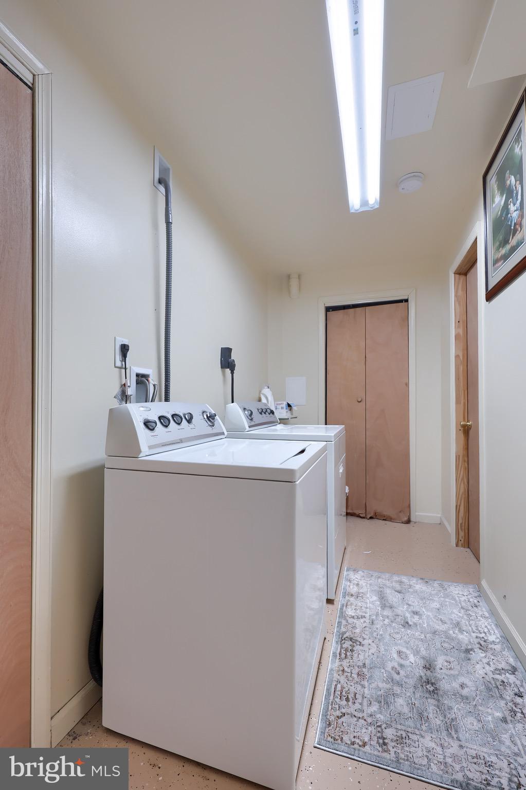 WINDING OAKS - Residential