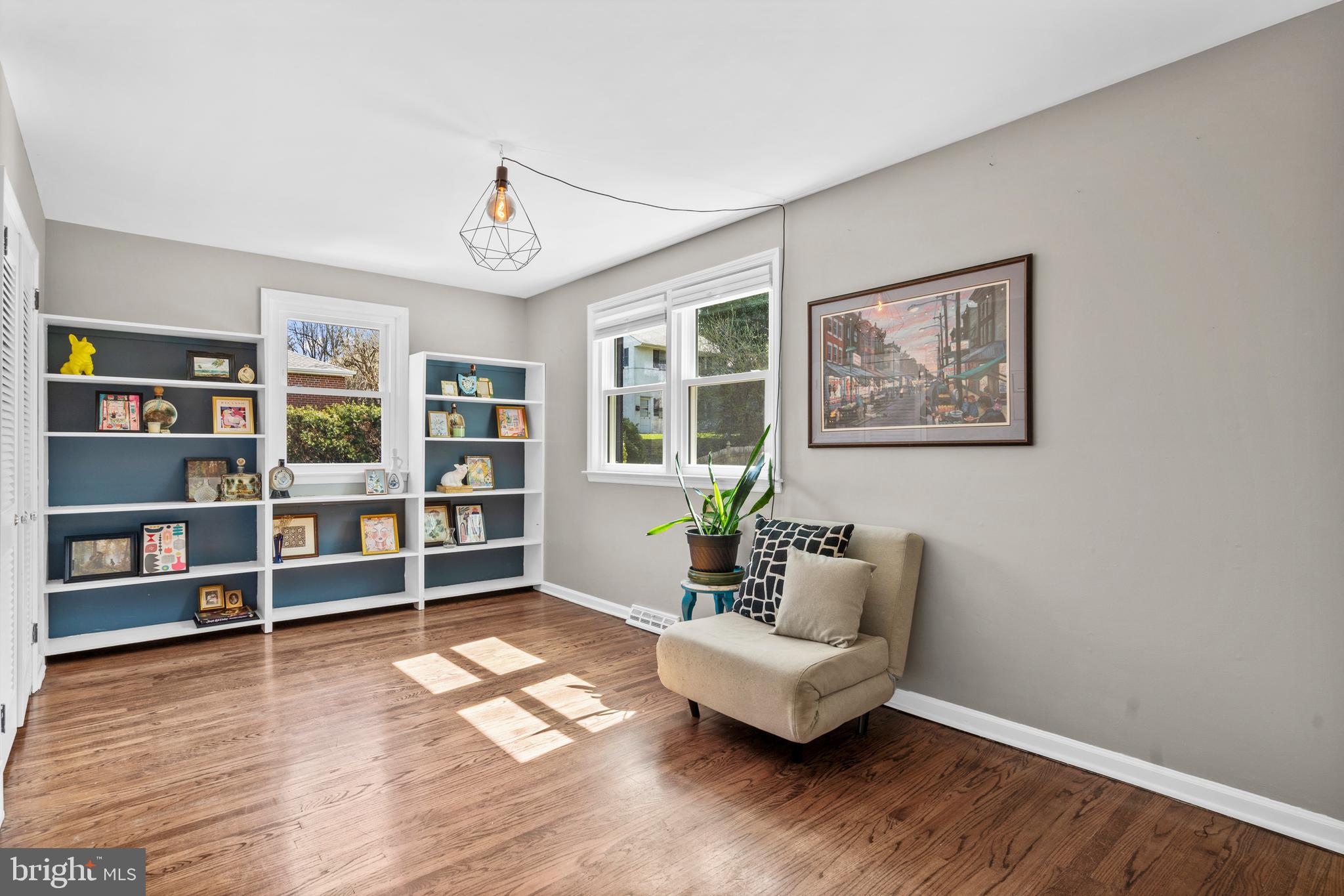 CHESTNUT HILL - Residential