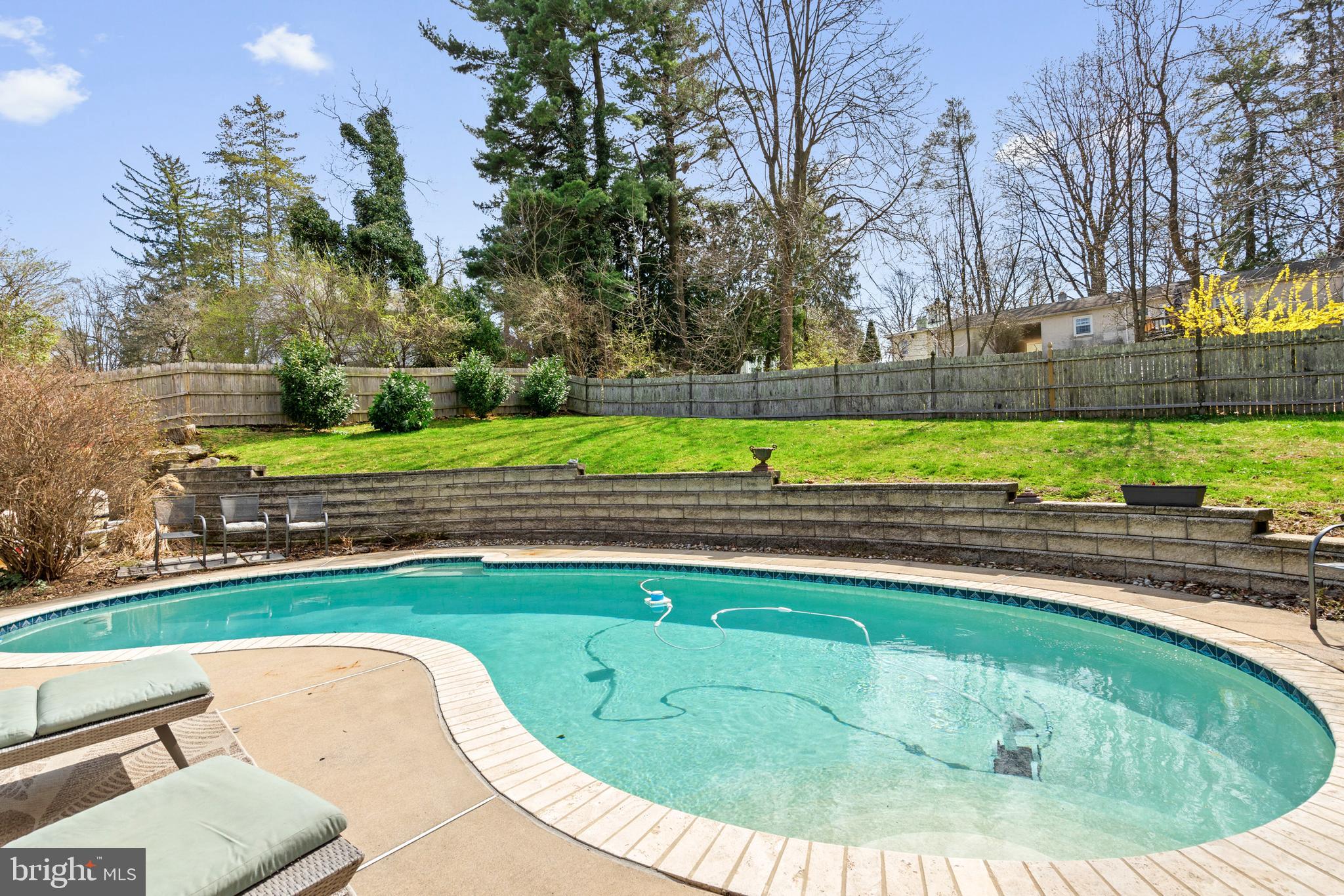 CHESTNUT HILL - Residential