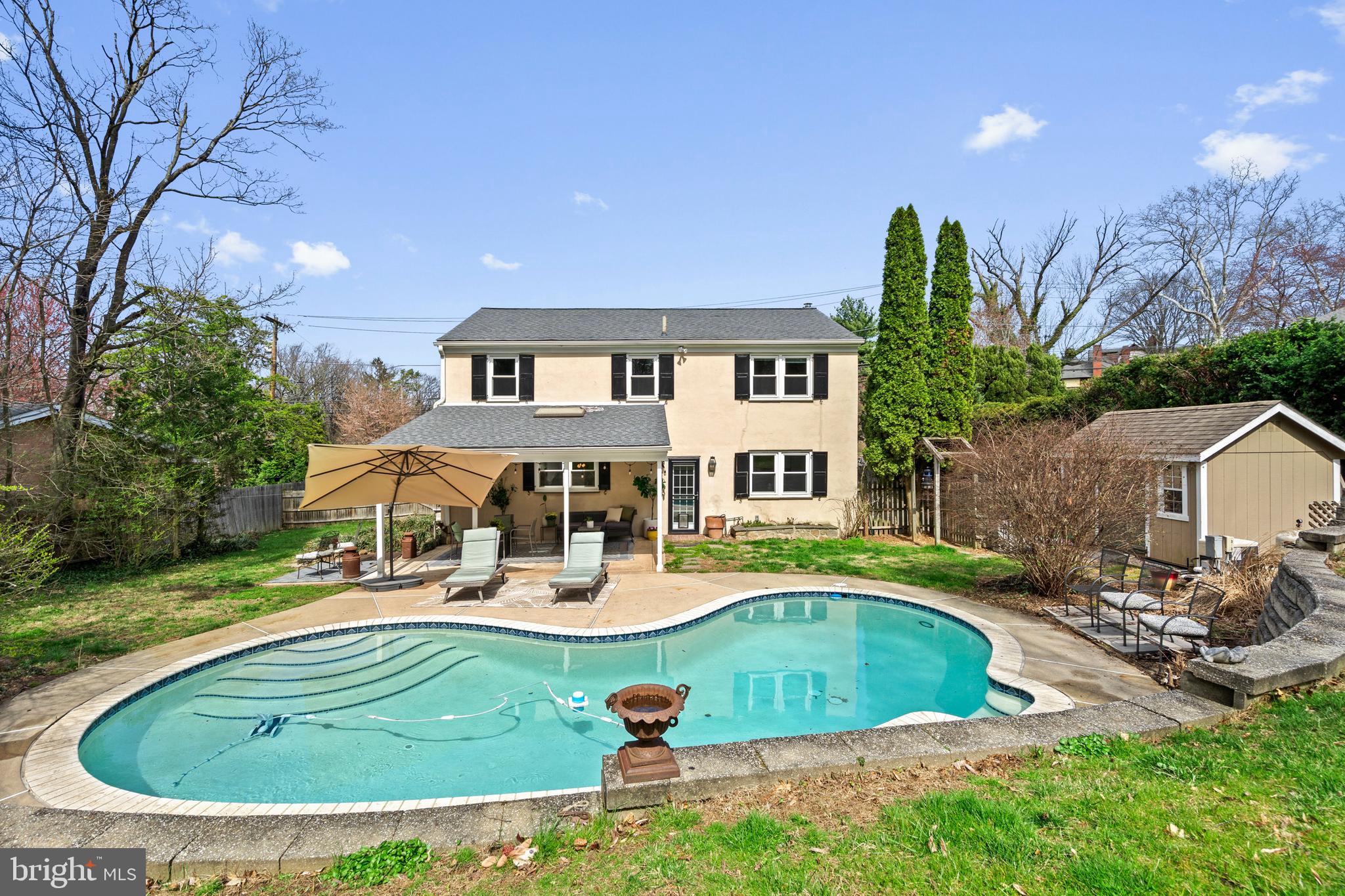 CHESTNUT HILL - Residential