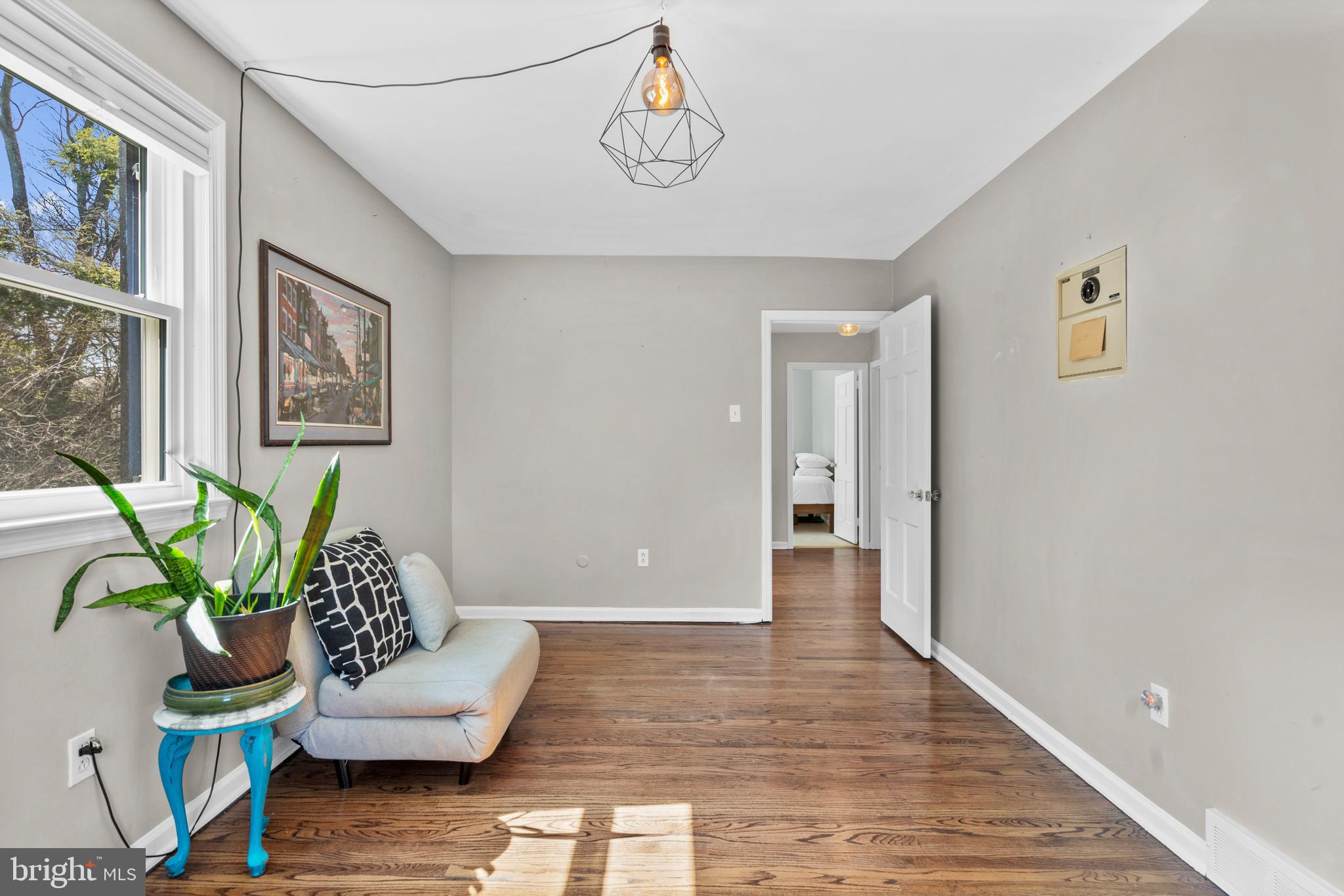 CHESTNUT HILL - Residential