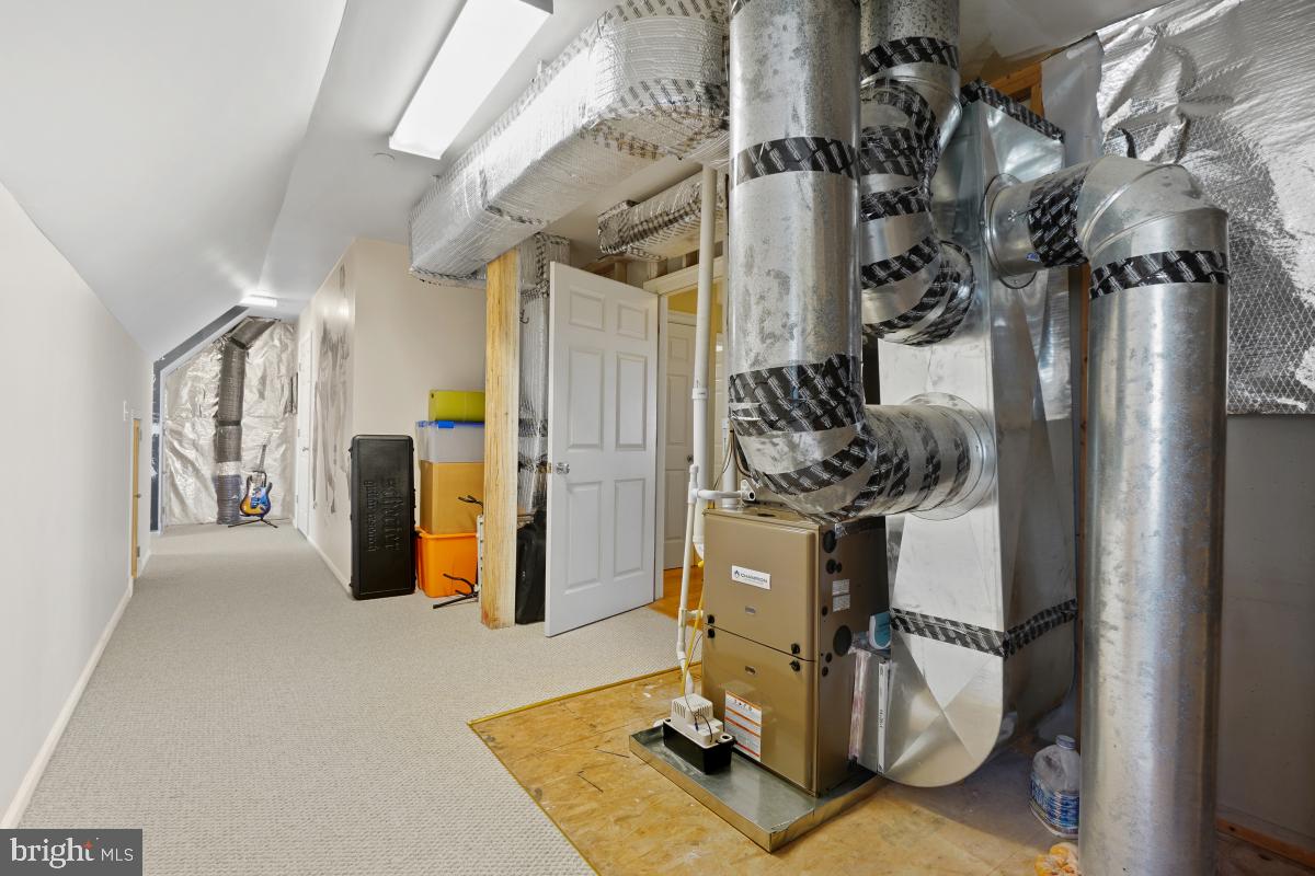 ENGLISH VILLAGE - Residential