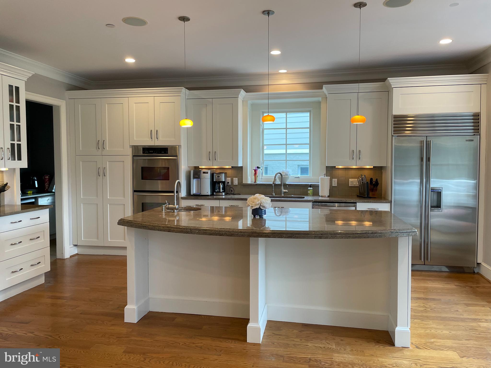 ENGLISH VILLAGE - Residential