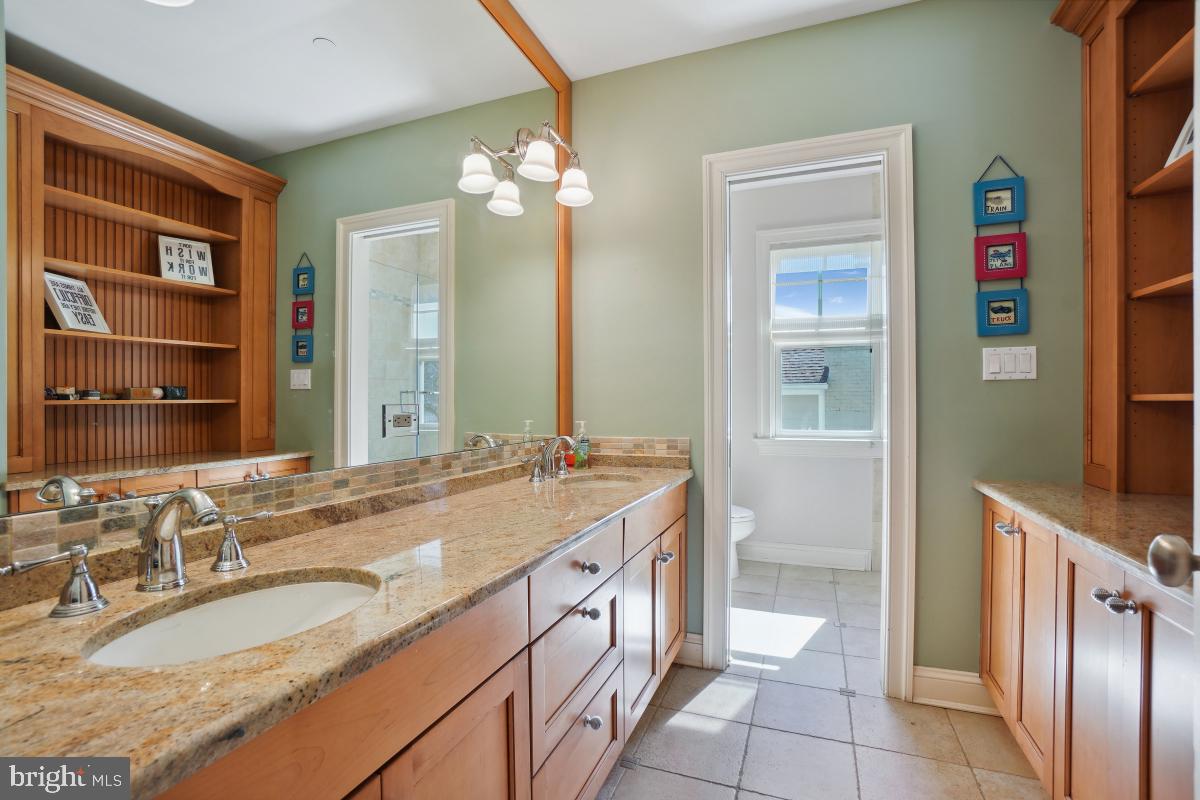 ENGLISH VILLAGE - Residential