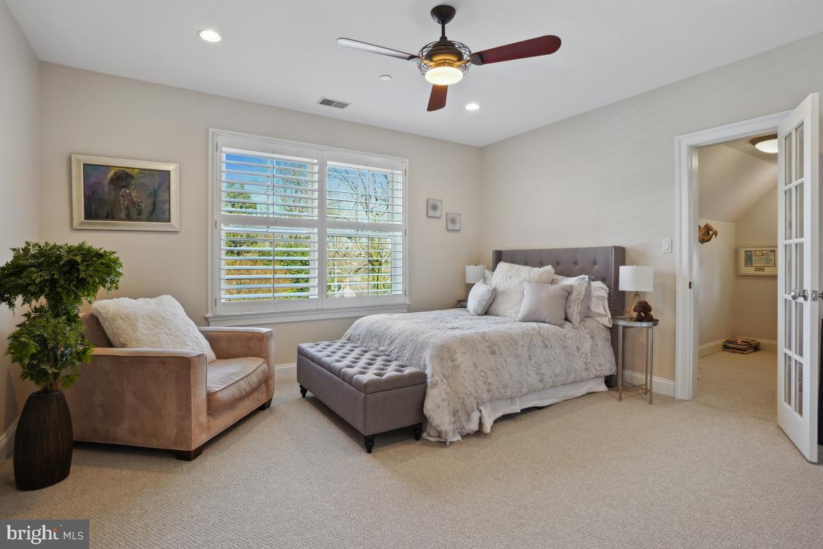 ENGLISH VILLAGE - Residential