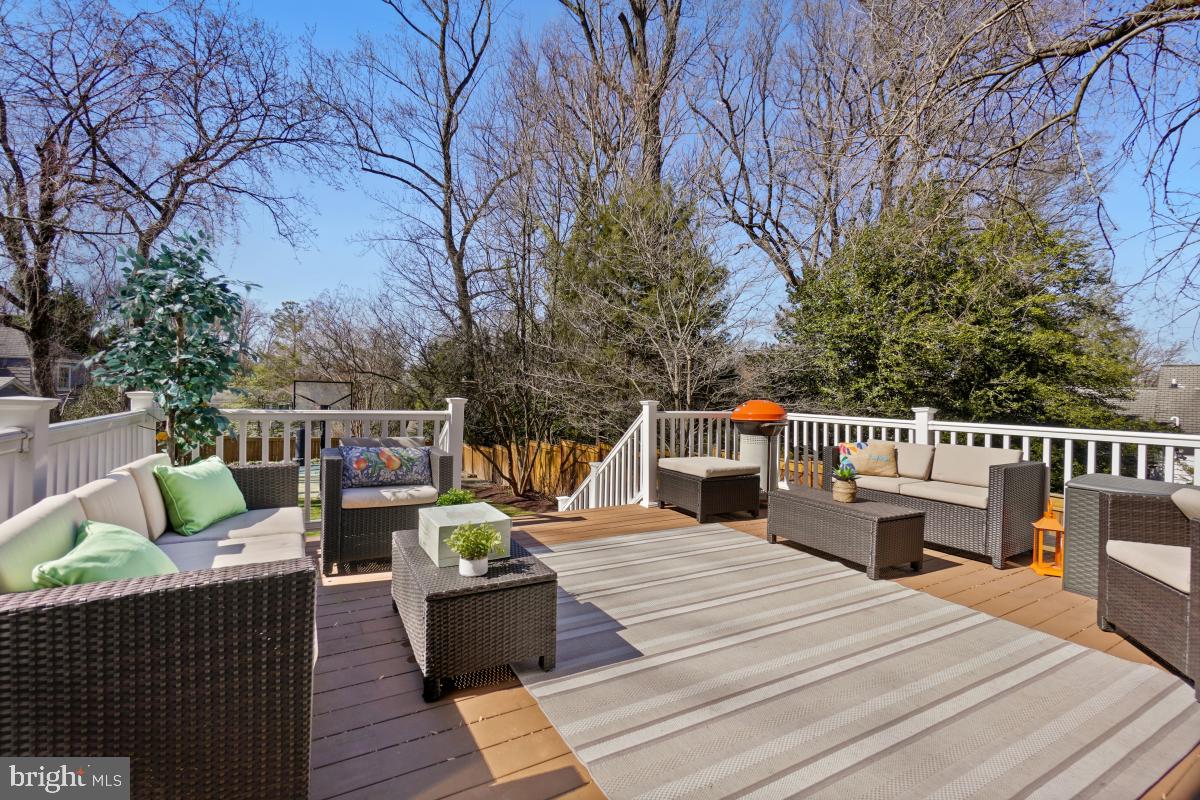 ENGLISH VILLAGE - Residential