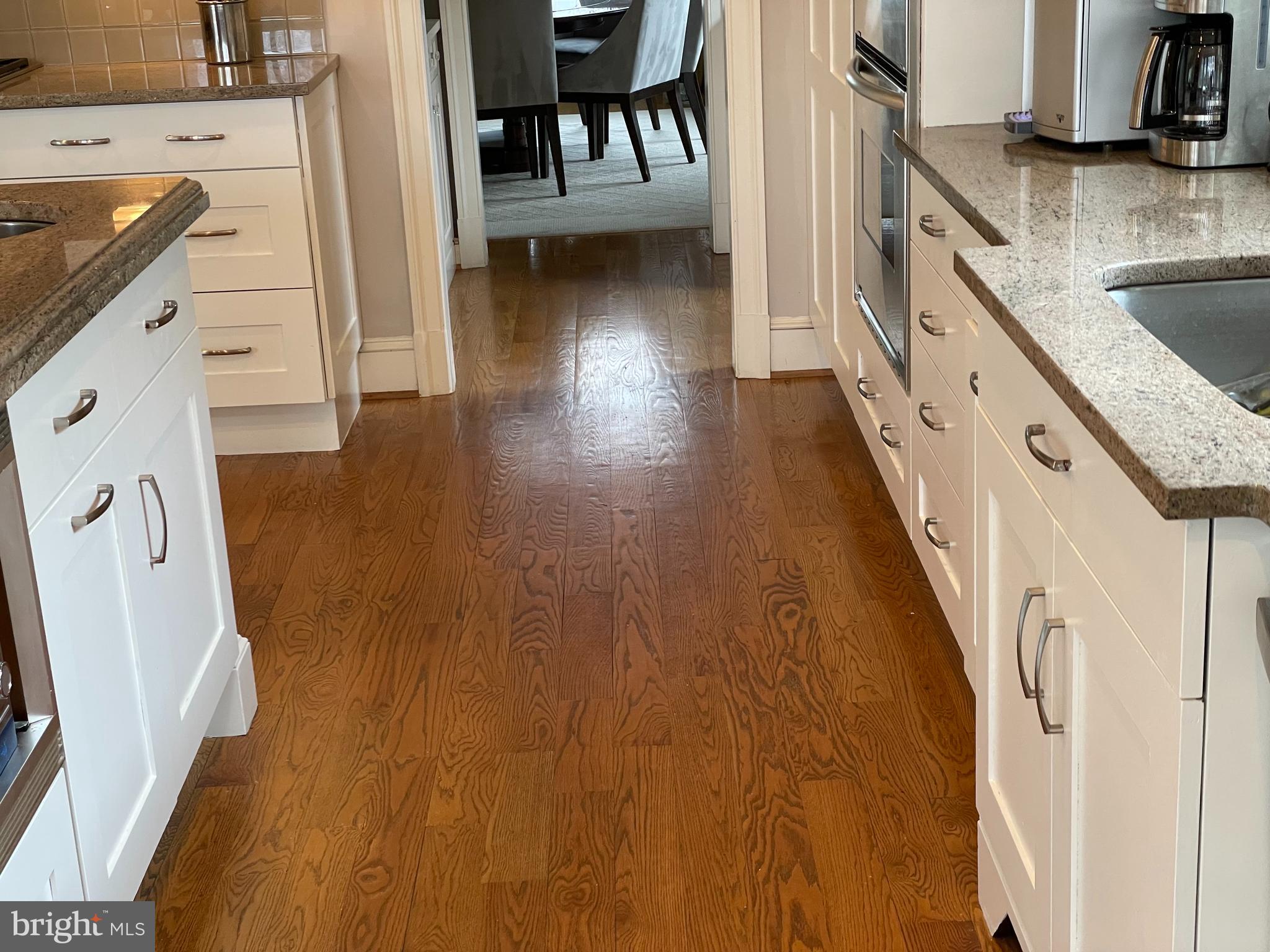 ENGLISH VILLAGE - Residential