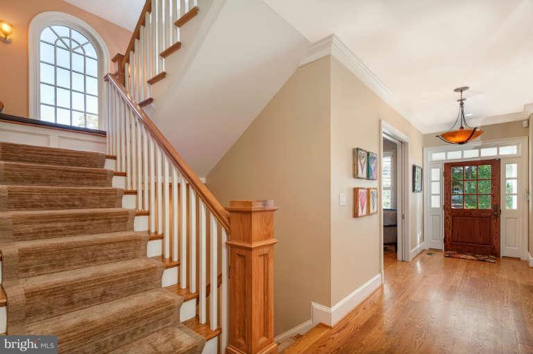 ENGLISH VILLAGE - Residential