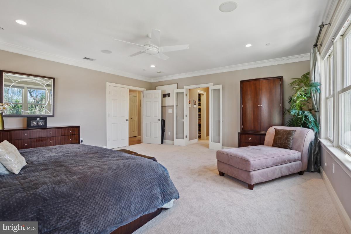 ENGLISH VILLAGE - Residential