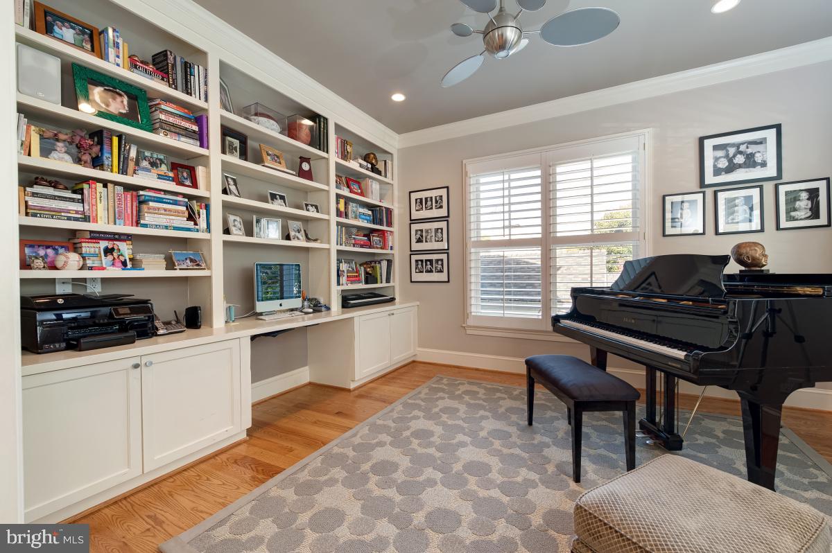 ENGLISH VILLAGE - Residential