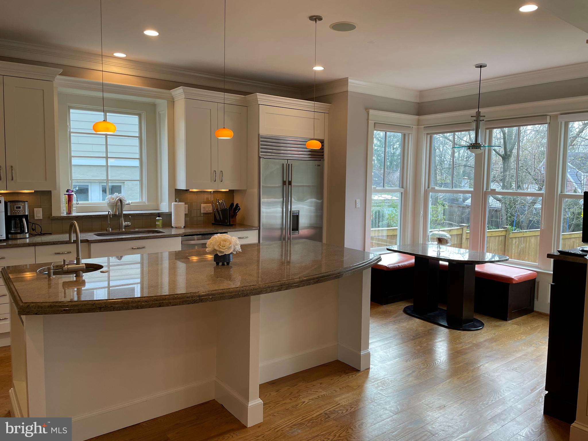 ENGLISH VILLAGE - Residential