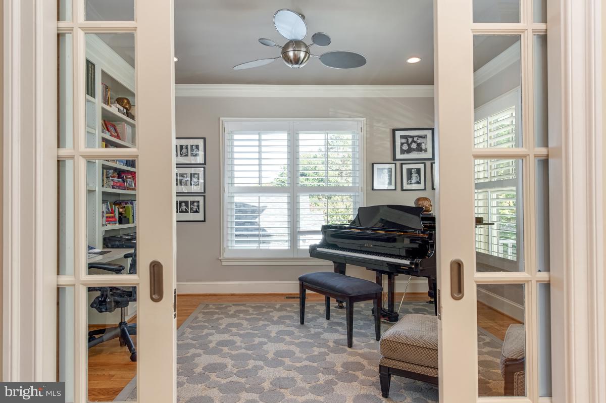 ENGLISH VILLAGE - Residential