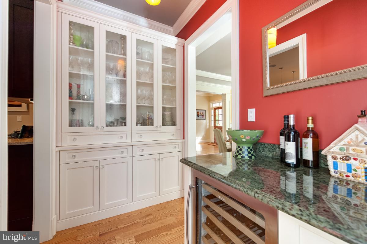 ENGLISH VILLAGE - Residential