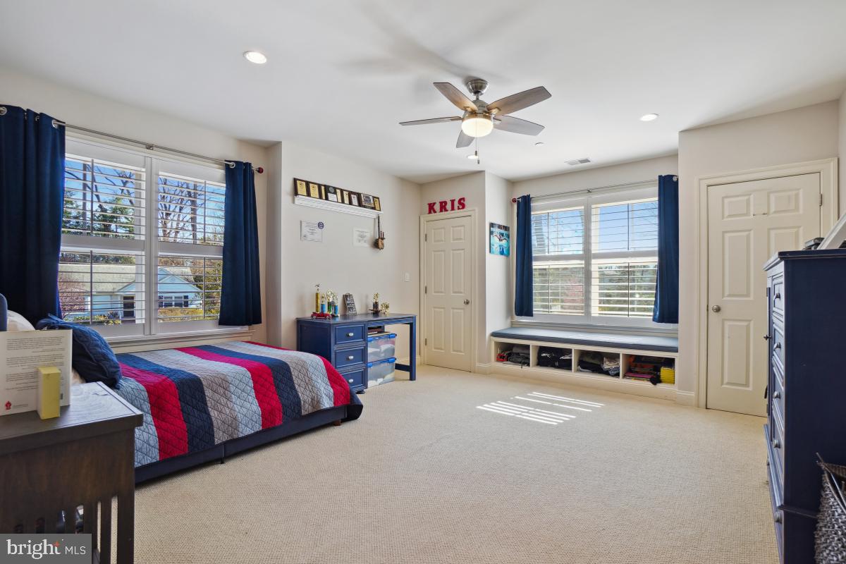 ENGLISH VILLAGE - Residential