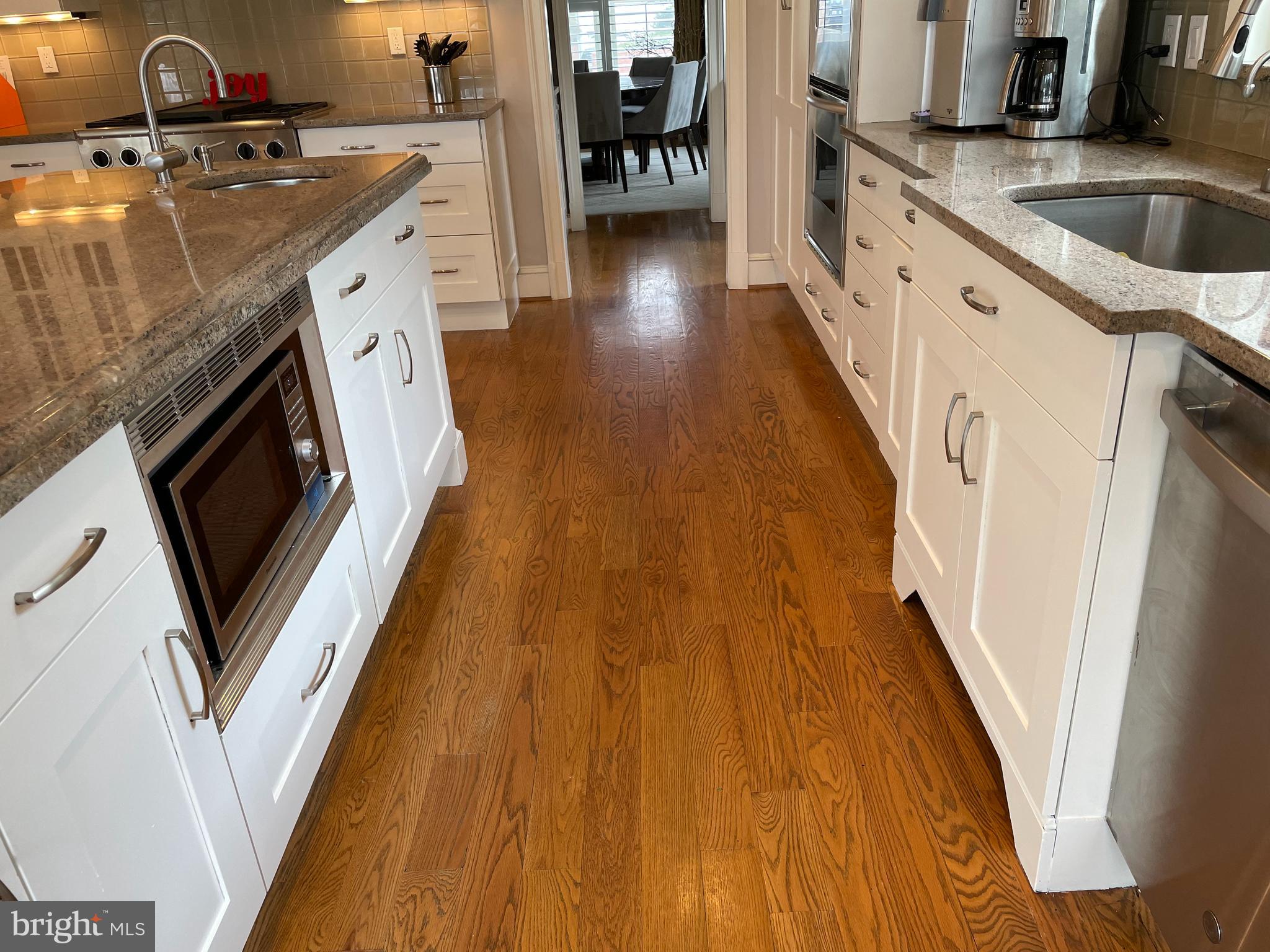 ENGLISH VILLAGE - Residential