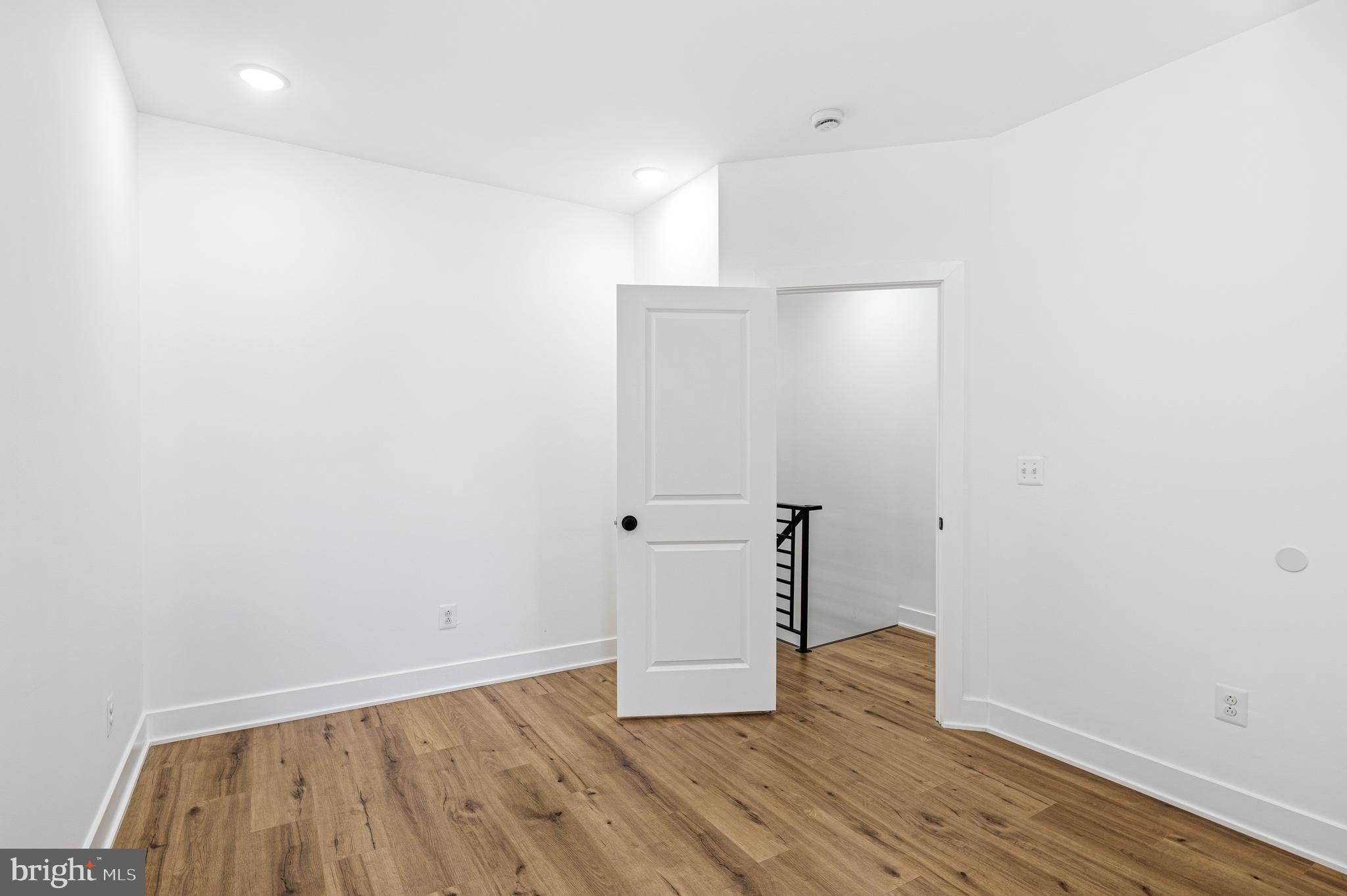 WALNUT HILL - Residential