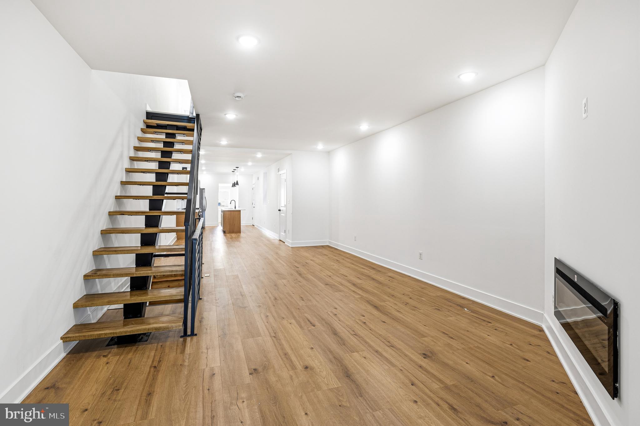 WALNUT HILL - Residential