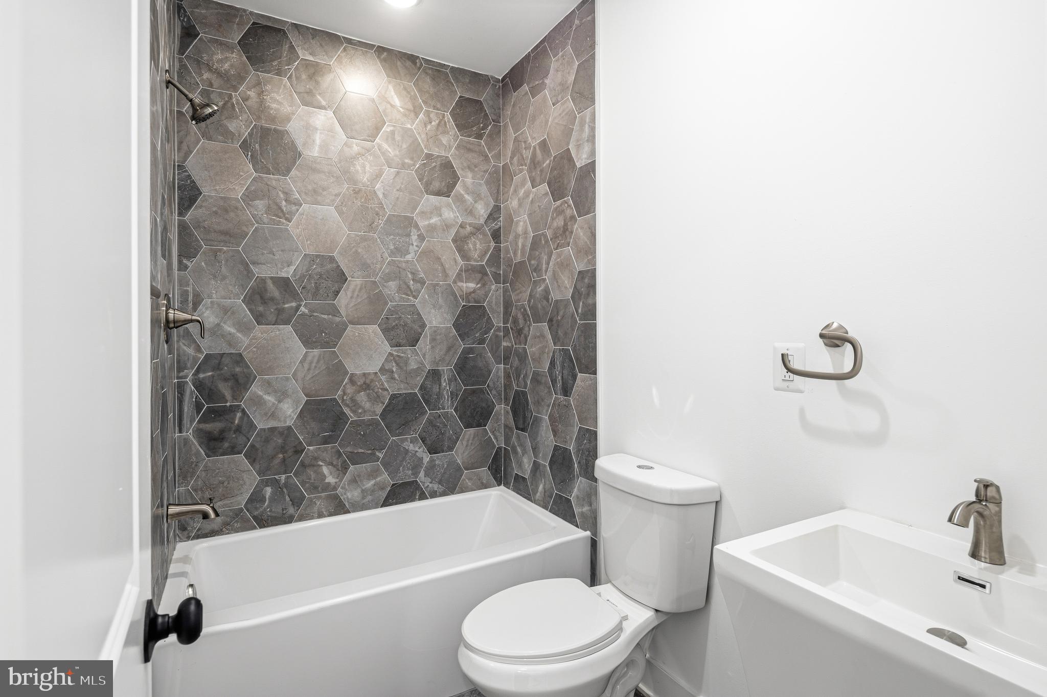 WALNUT HILL - Residential