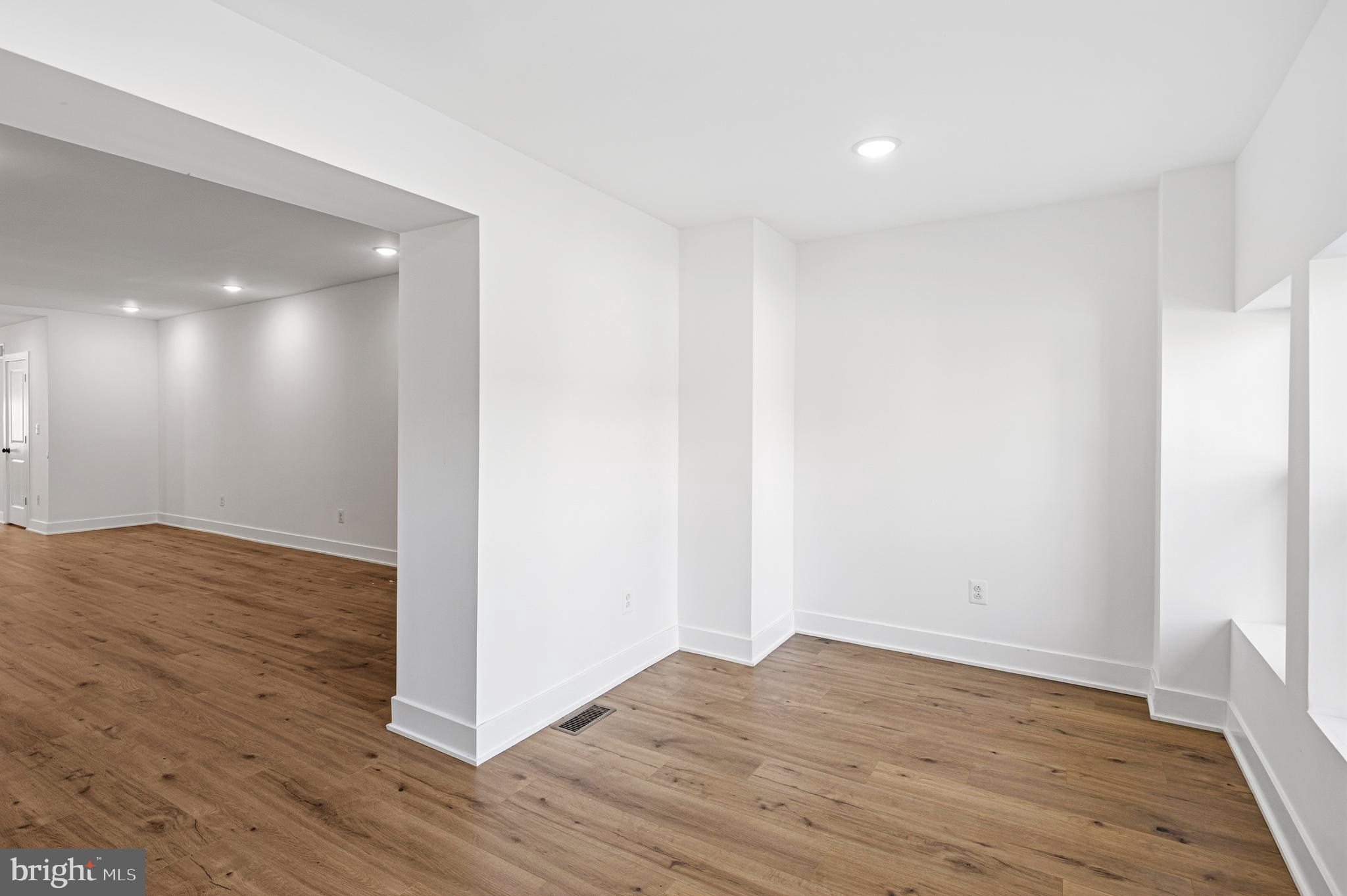 WALNUT HILL - Residential