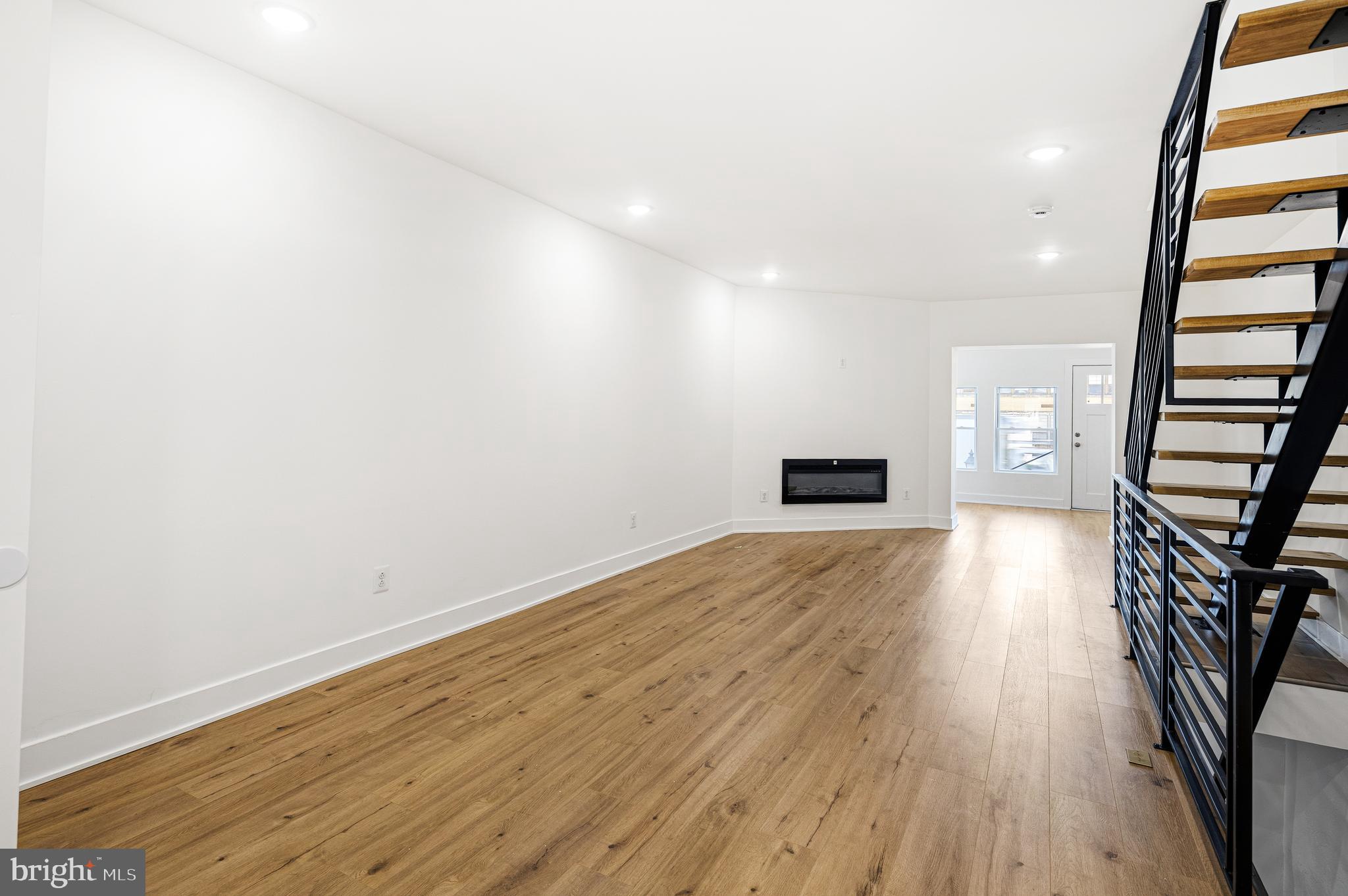 WALNUT HILL - Residential