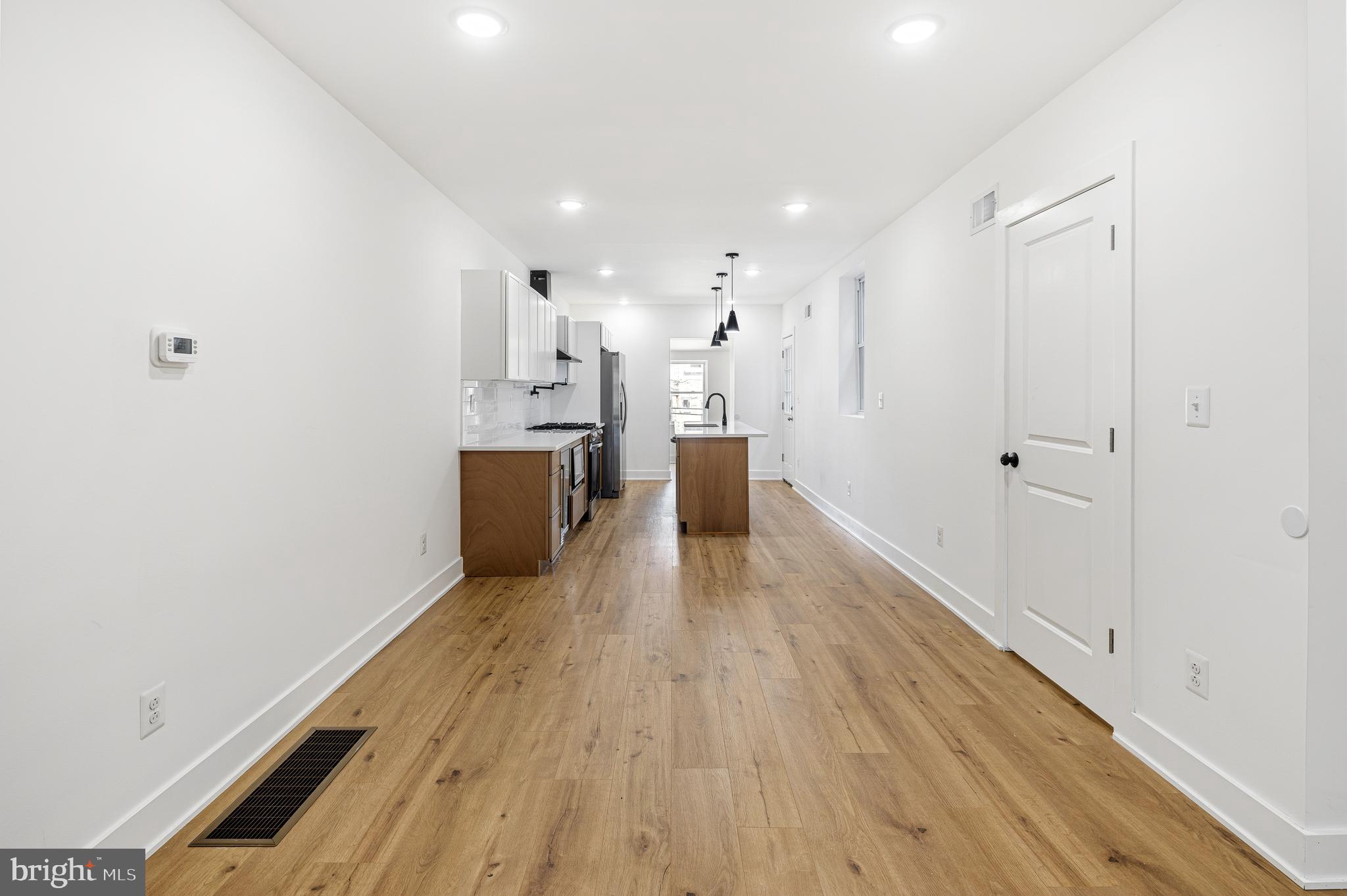 WALNUT HILL - Residential