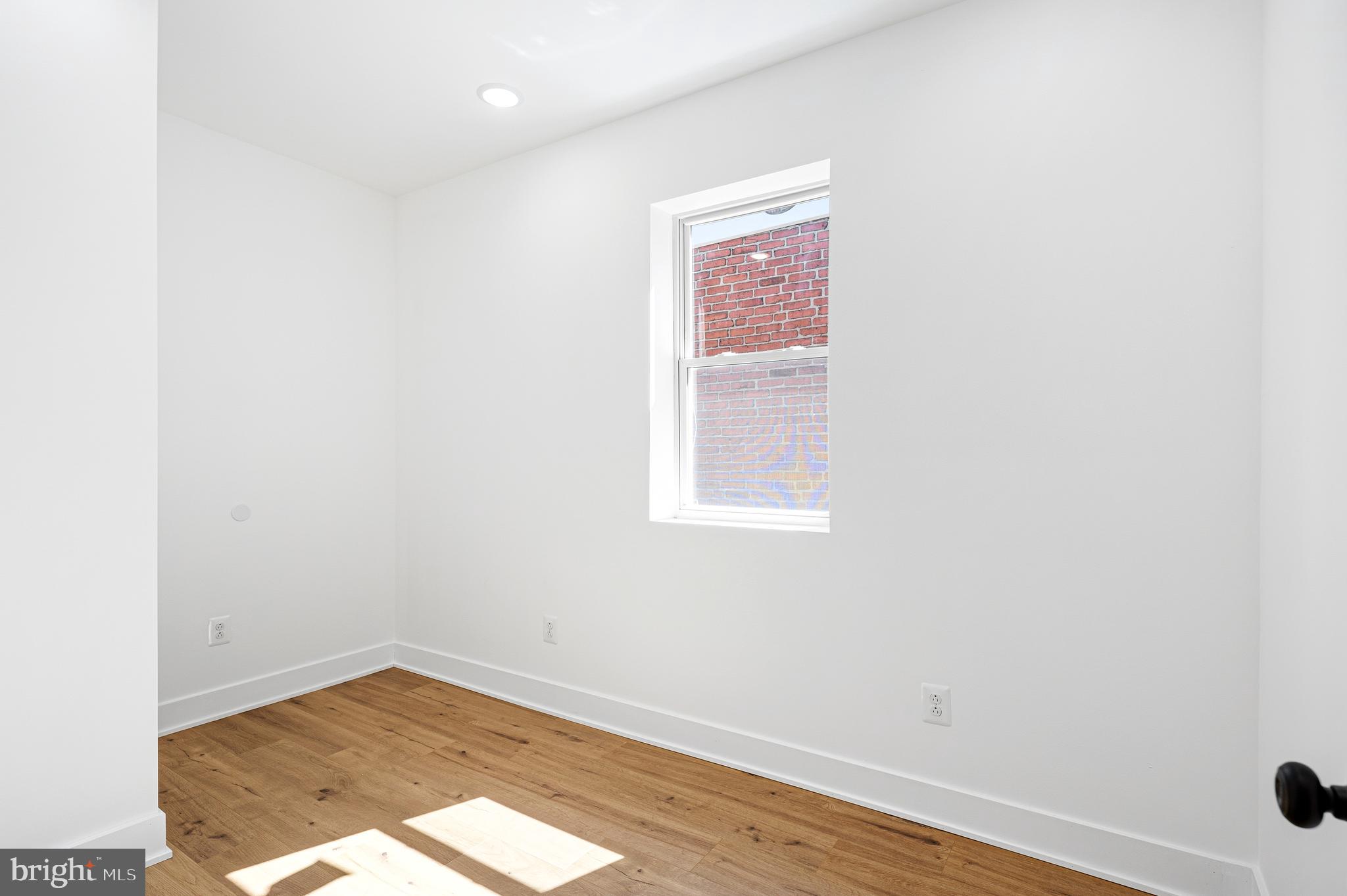 WALNUT HILL - Residential